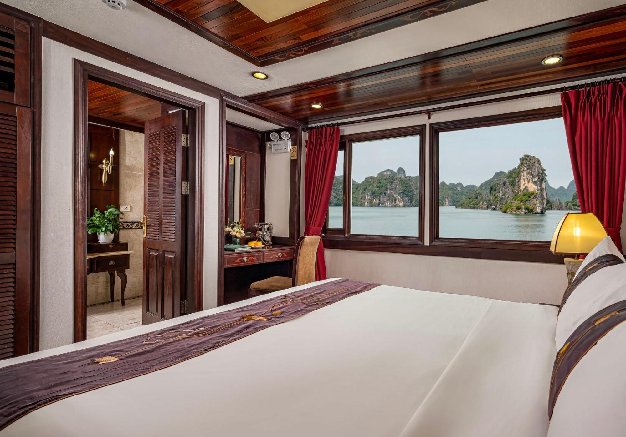  Indochina Sails Bay