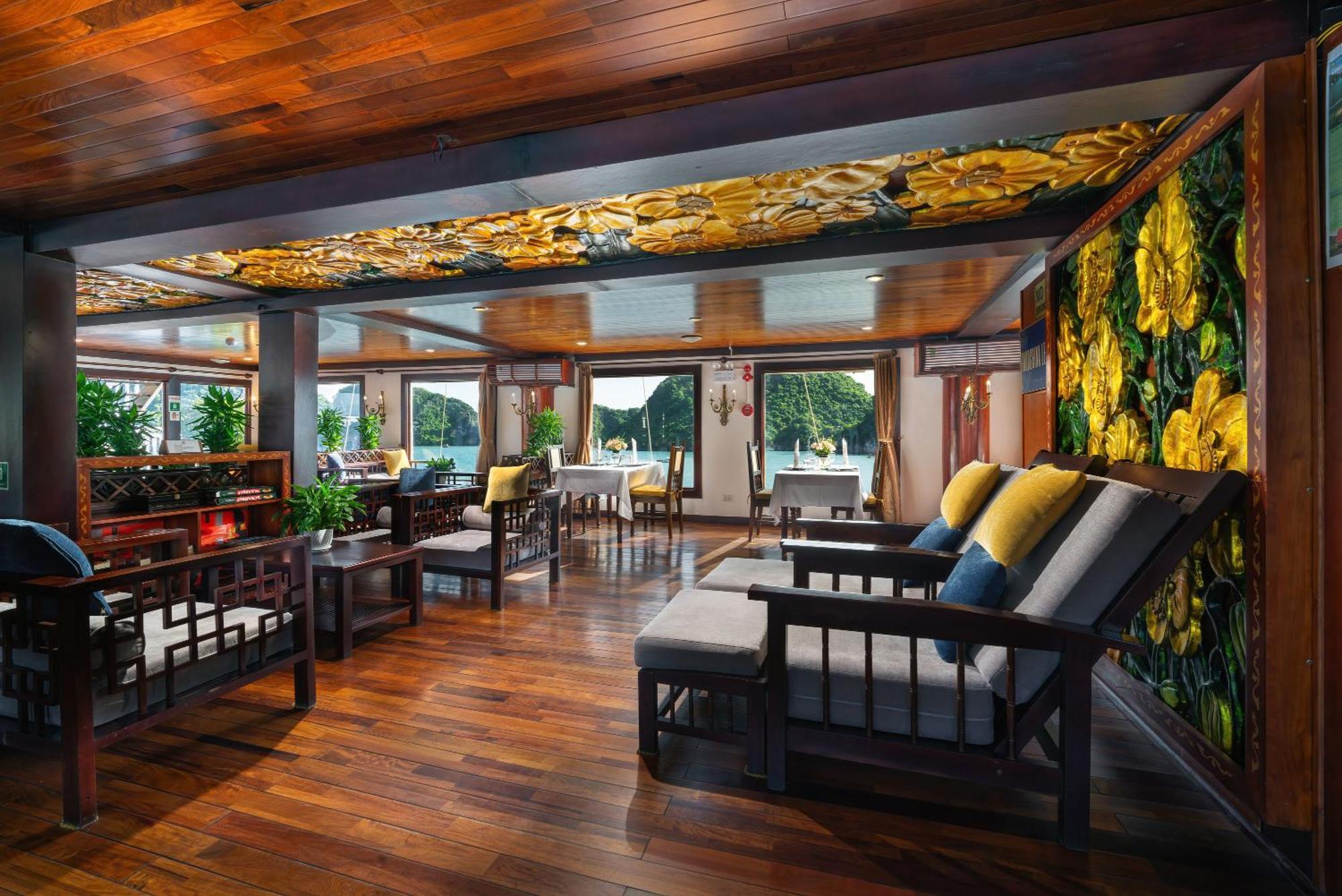 Indochina Sails Bay  5*