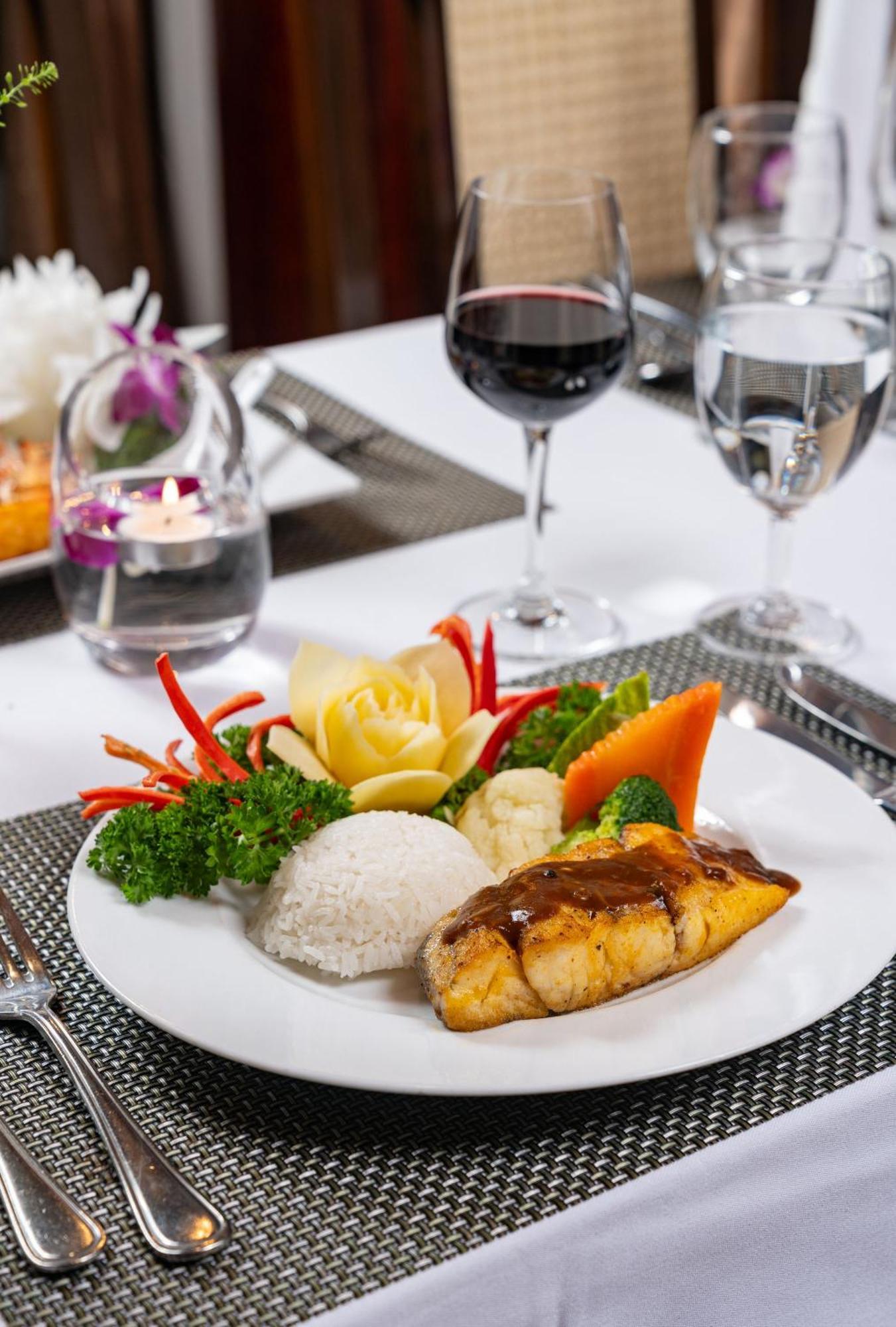 Indochina Sails Bay 5* Ha Long