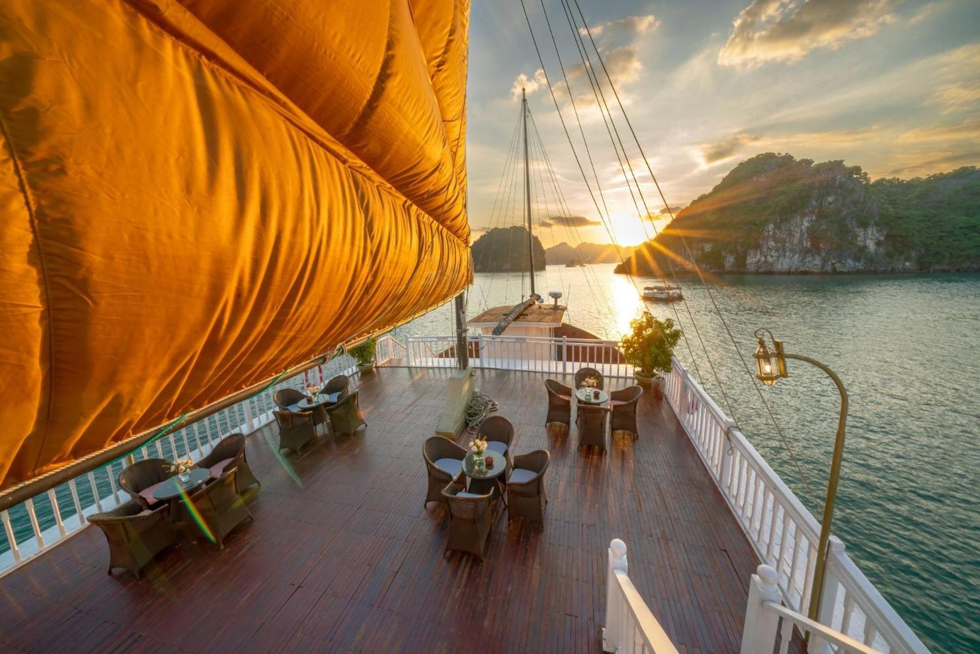  Indochina Sails Bay Ha Long