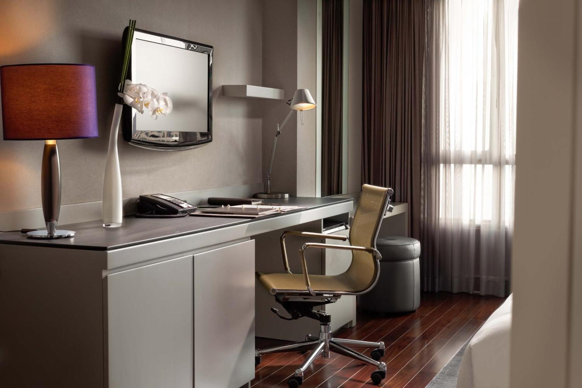Sofitel Saigon Plaza Khách sạn TP. Hồ Chí Minh