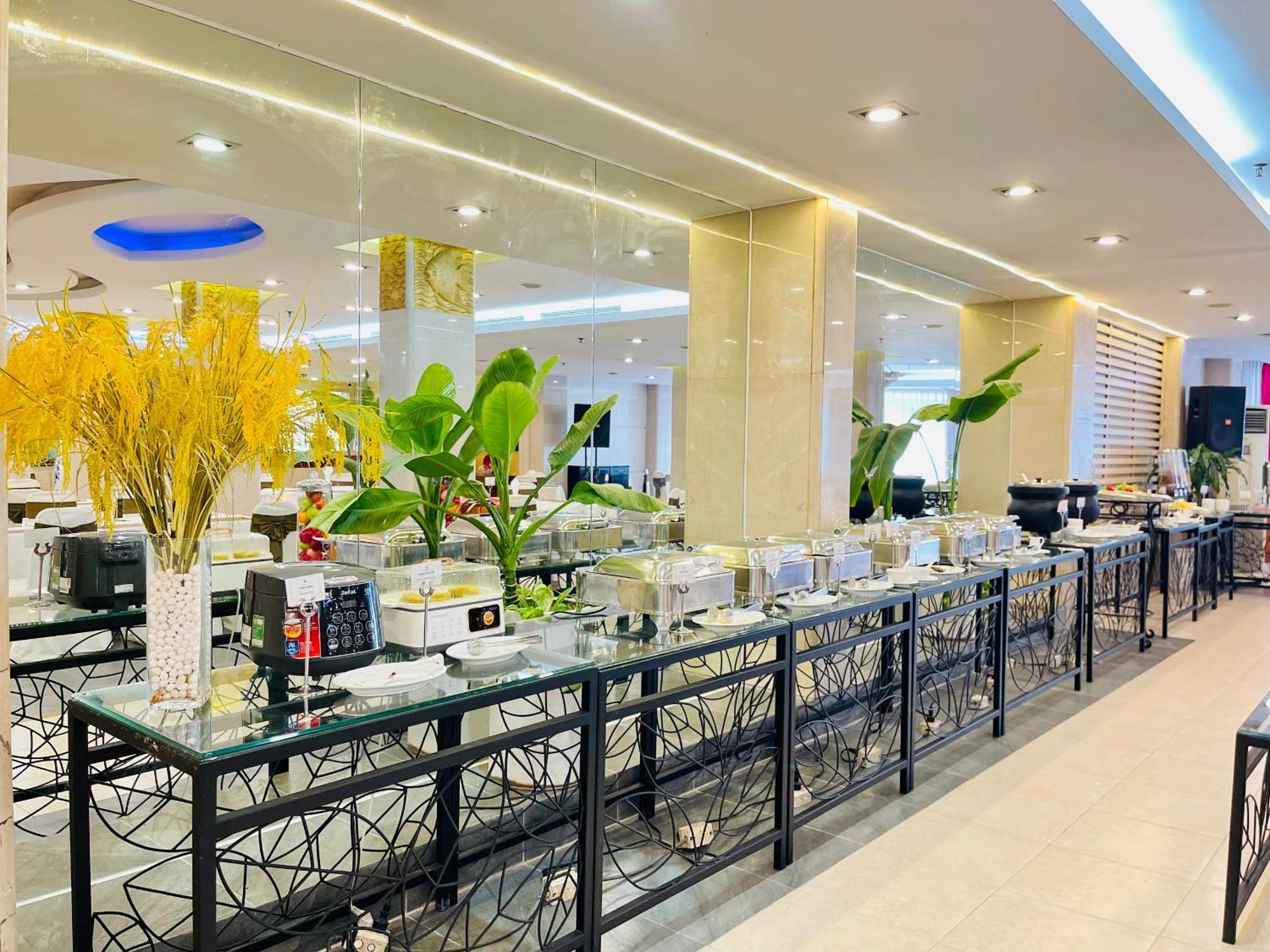 Quốc Tế Bảo Sơn Khách sạn 4*