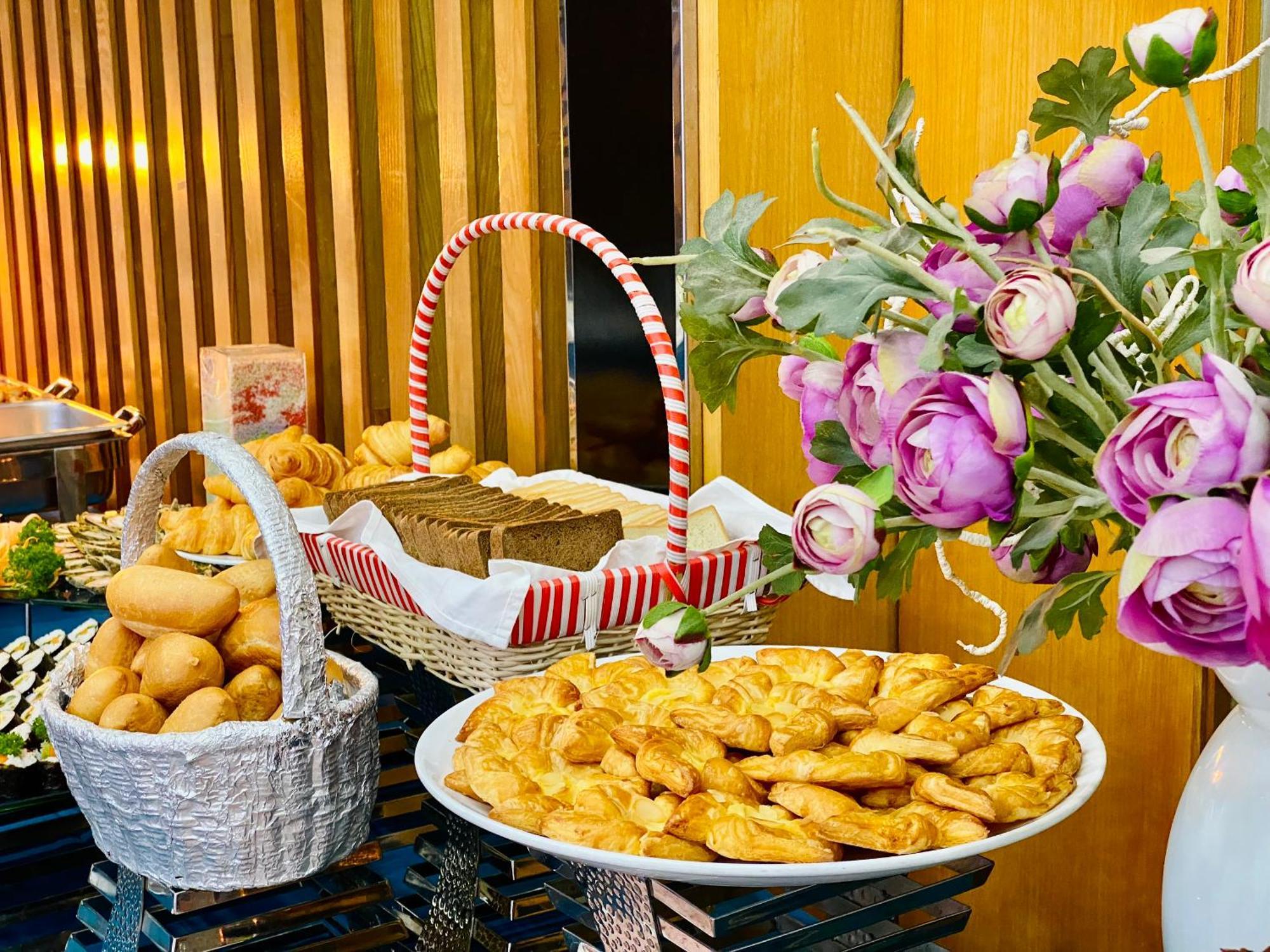 Quốc Tế Bảo Sơn 4* Hà Nội