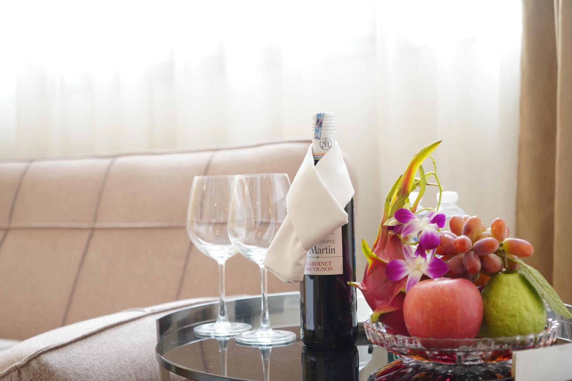 Quốc Tế Bảo Sơn 4*