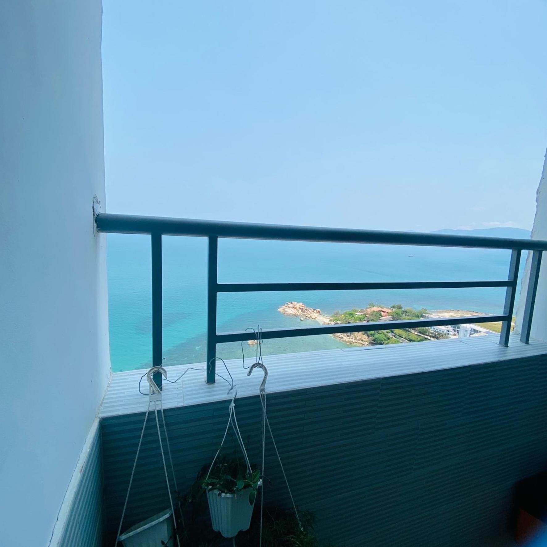 Sweet - Sea View