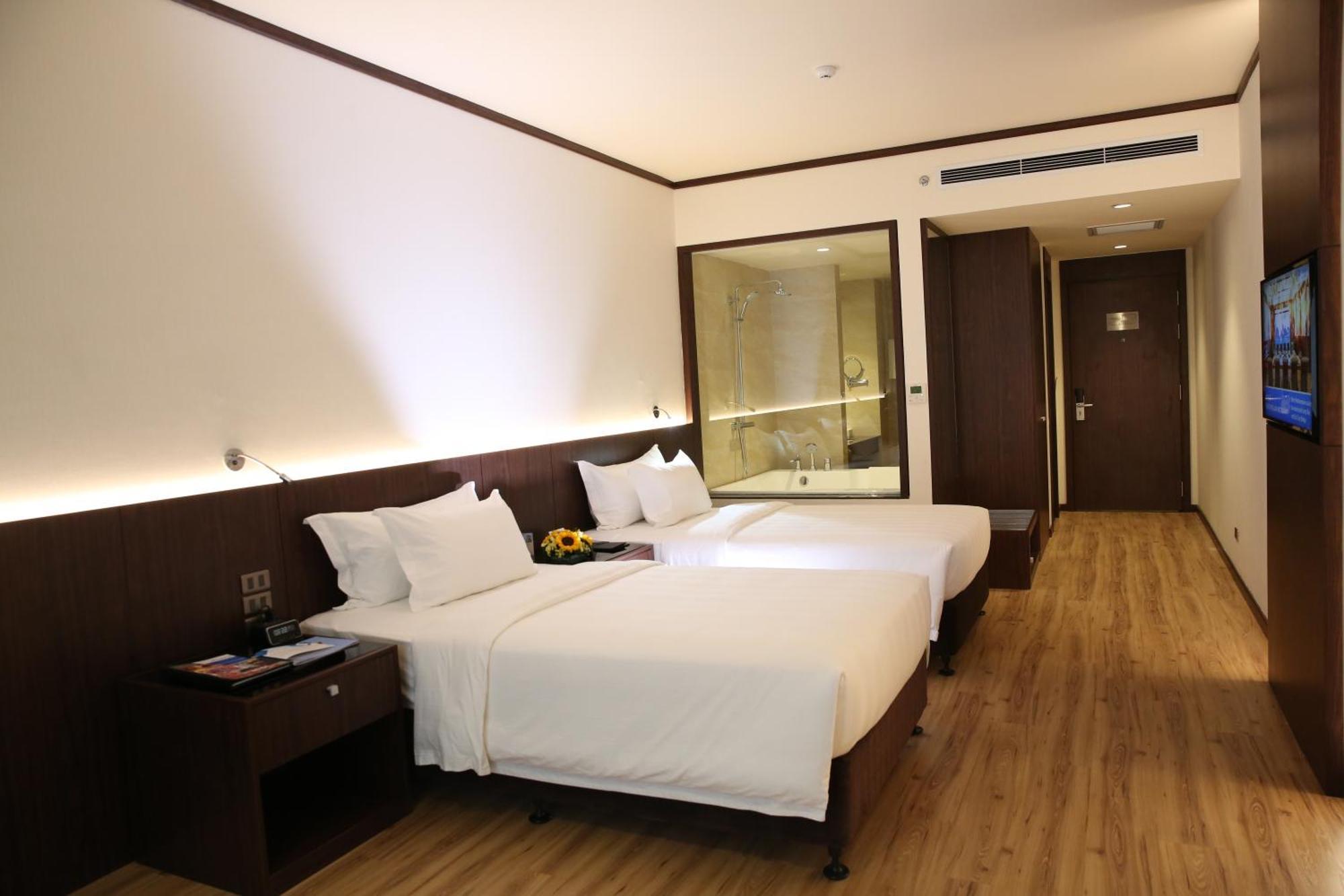 Wyndham Legend Halong 5*