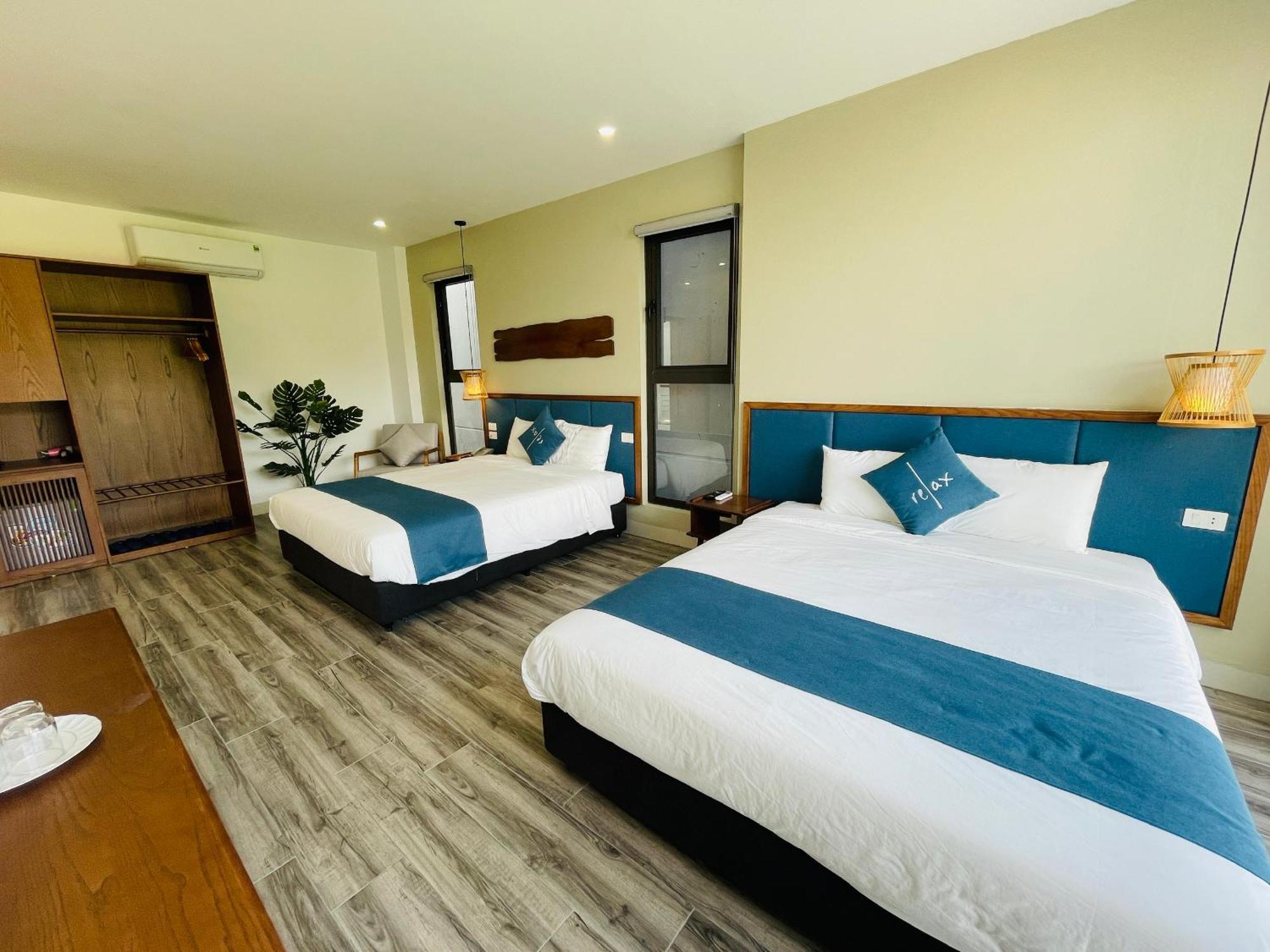The Light Hotel 3*