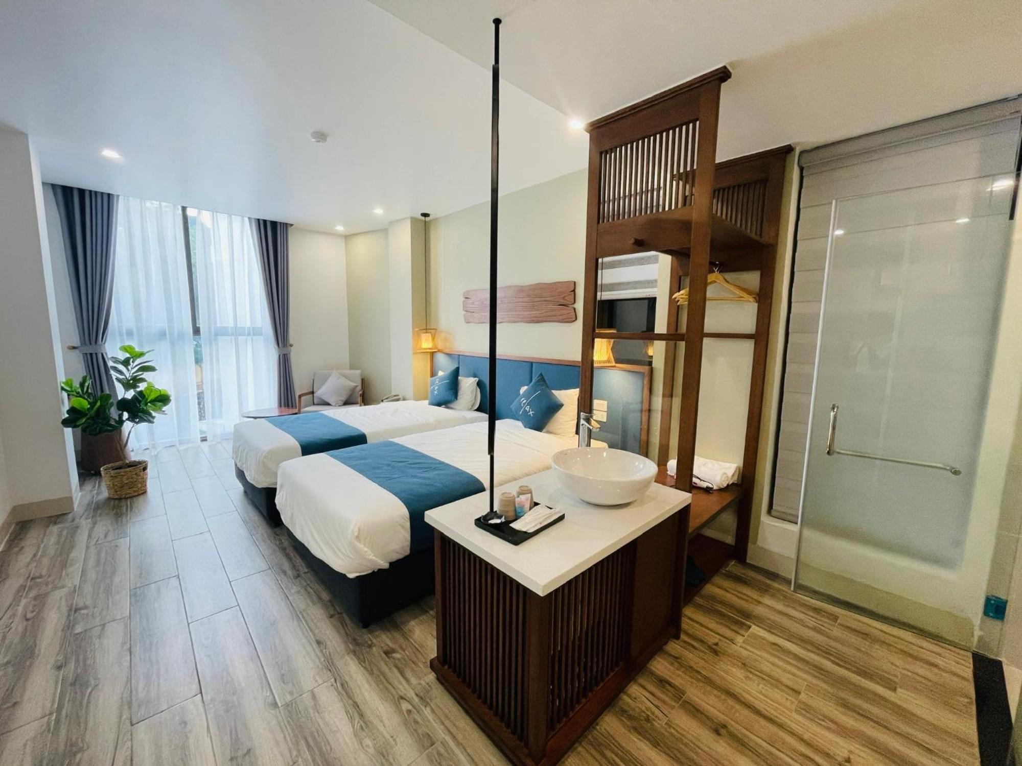 The Light Hotel 3*