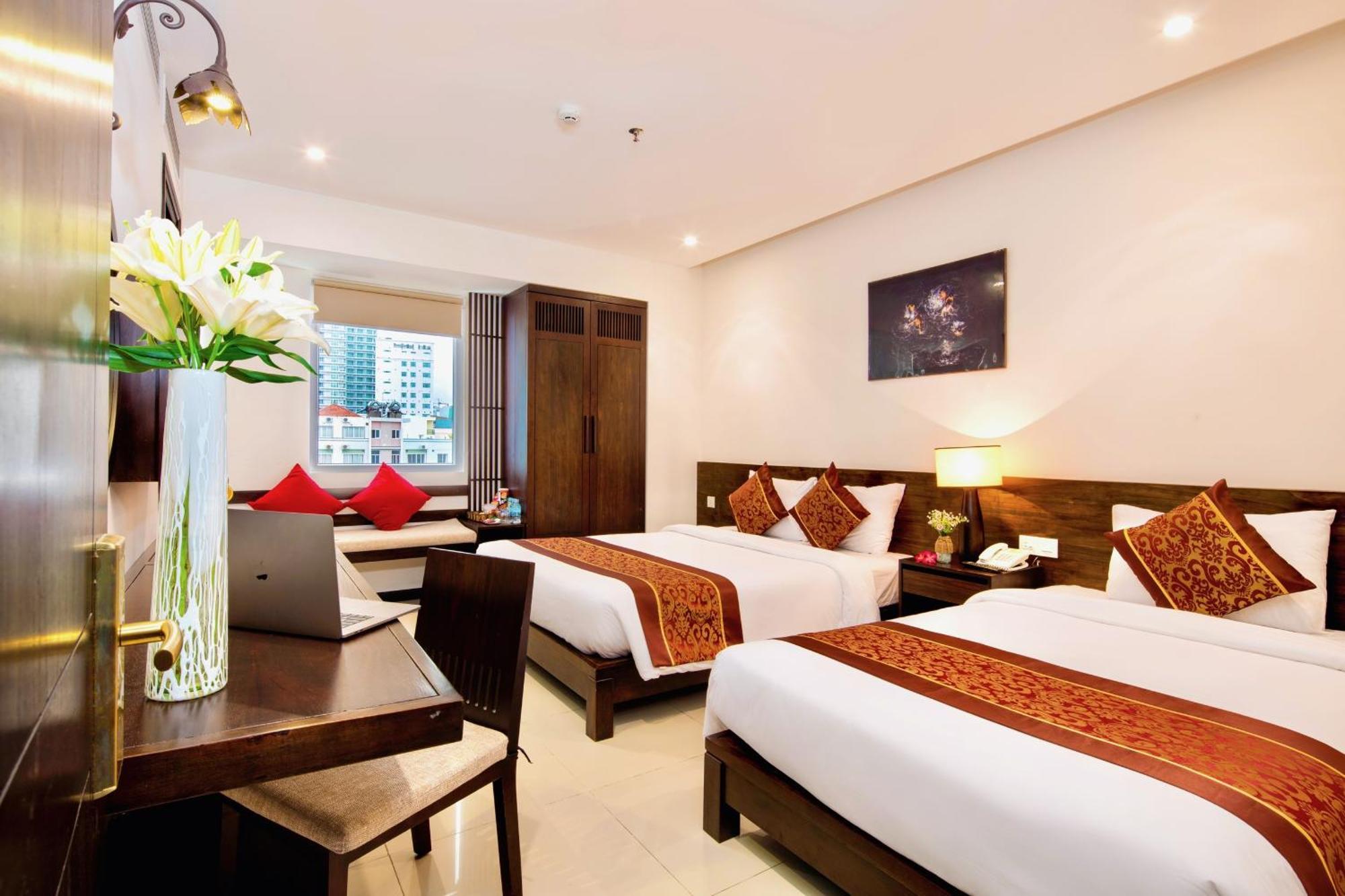 Edele Hotel 4*