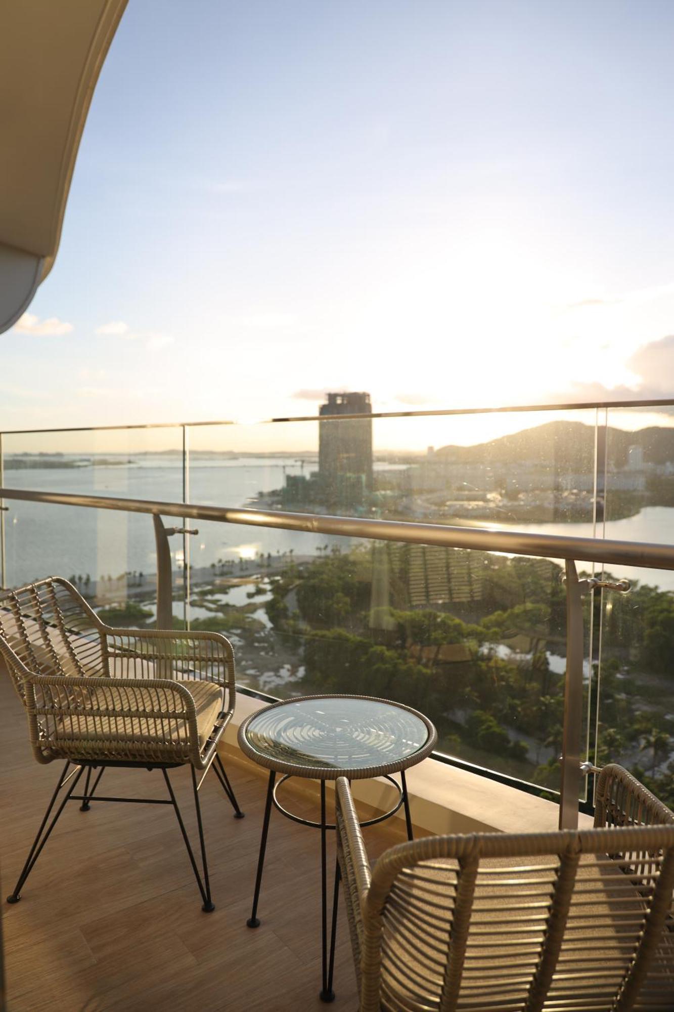 Hotel Citadines Marina Halong Hạ Long