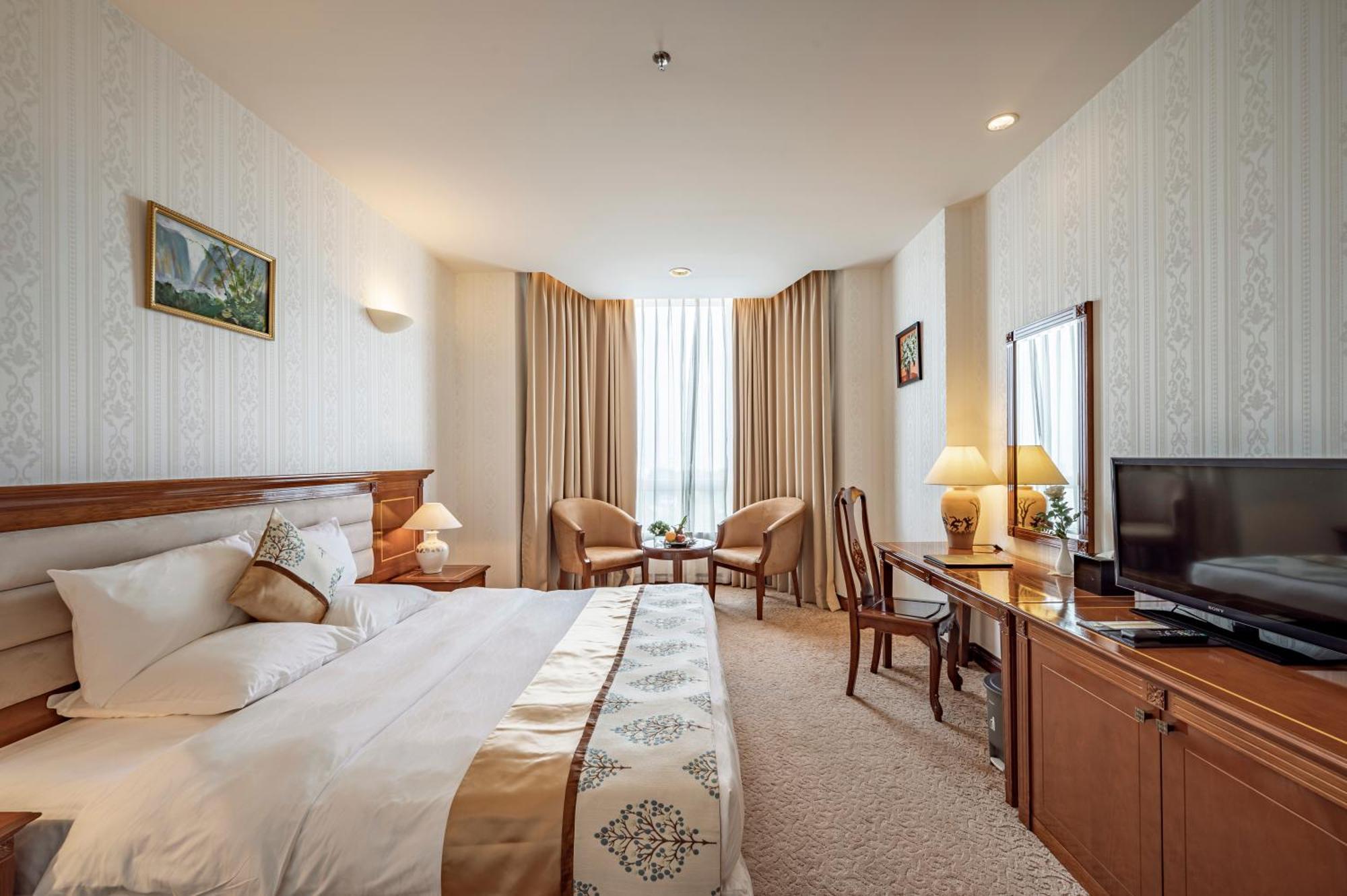 Khách sạn Tan Son Nhat Saigon 5*