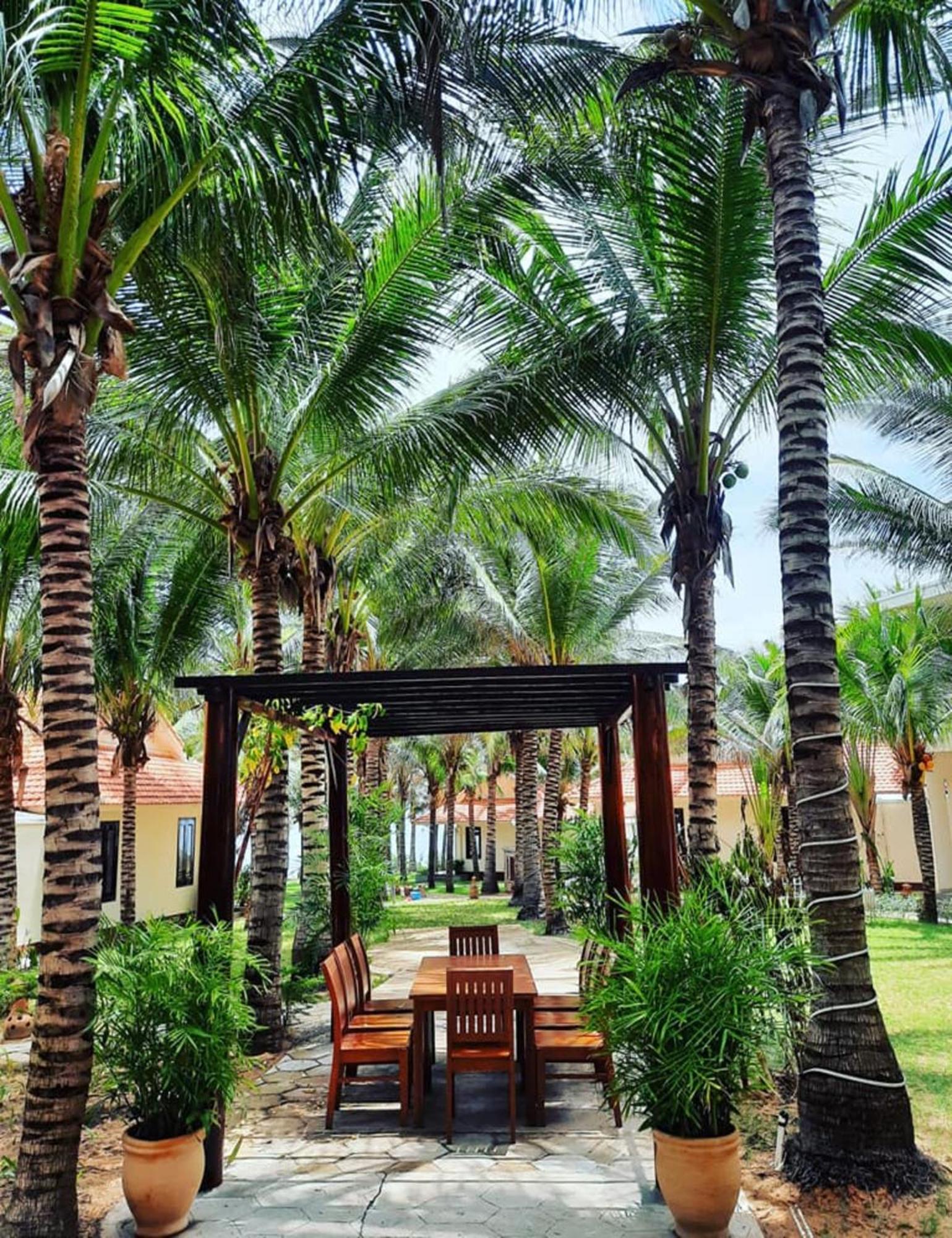 Resort Saigon Emerald