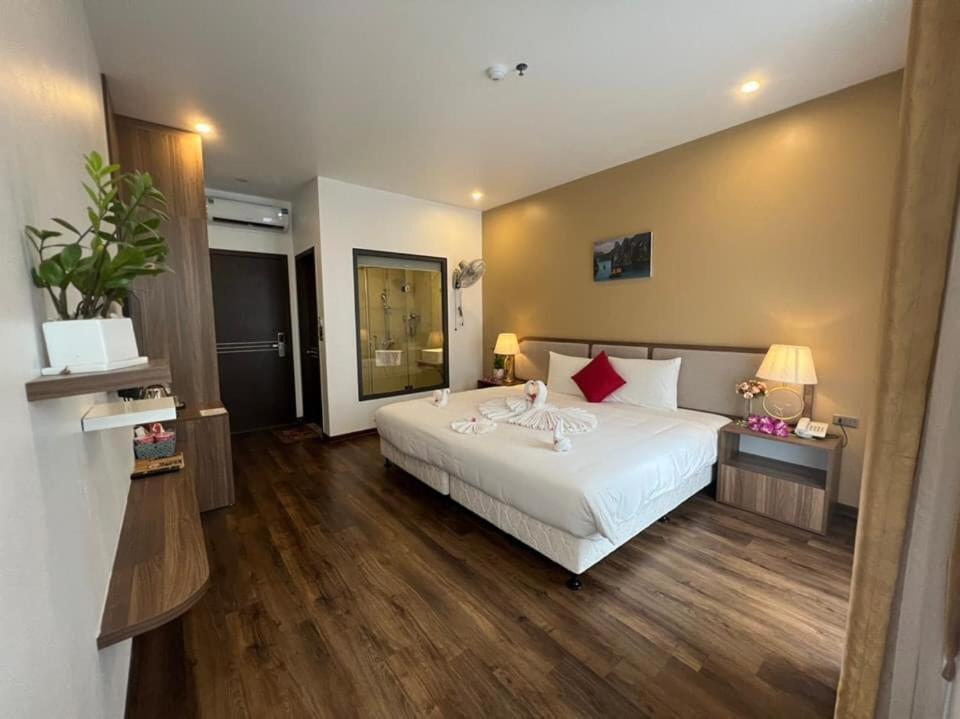 Khách sạn Lantana E409 Sunplaza Pho Di Bo, Bai Chay, 3*