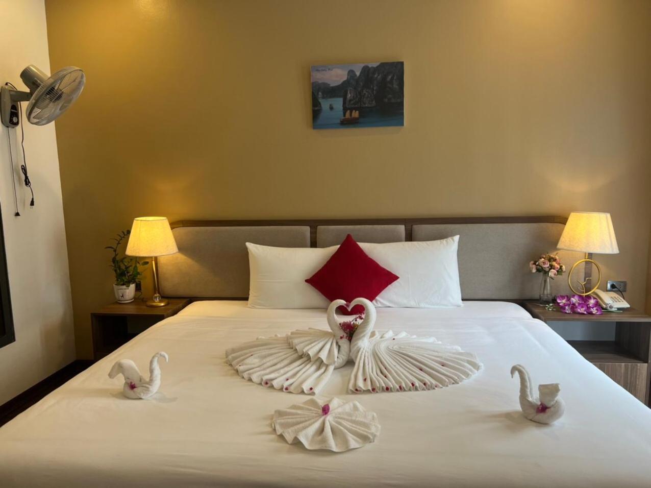 Lantana E409 Sunplaza Pho Di Bo, Bai Chay, Khách sạn 3*
