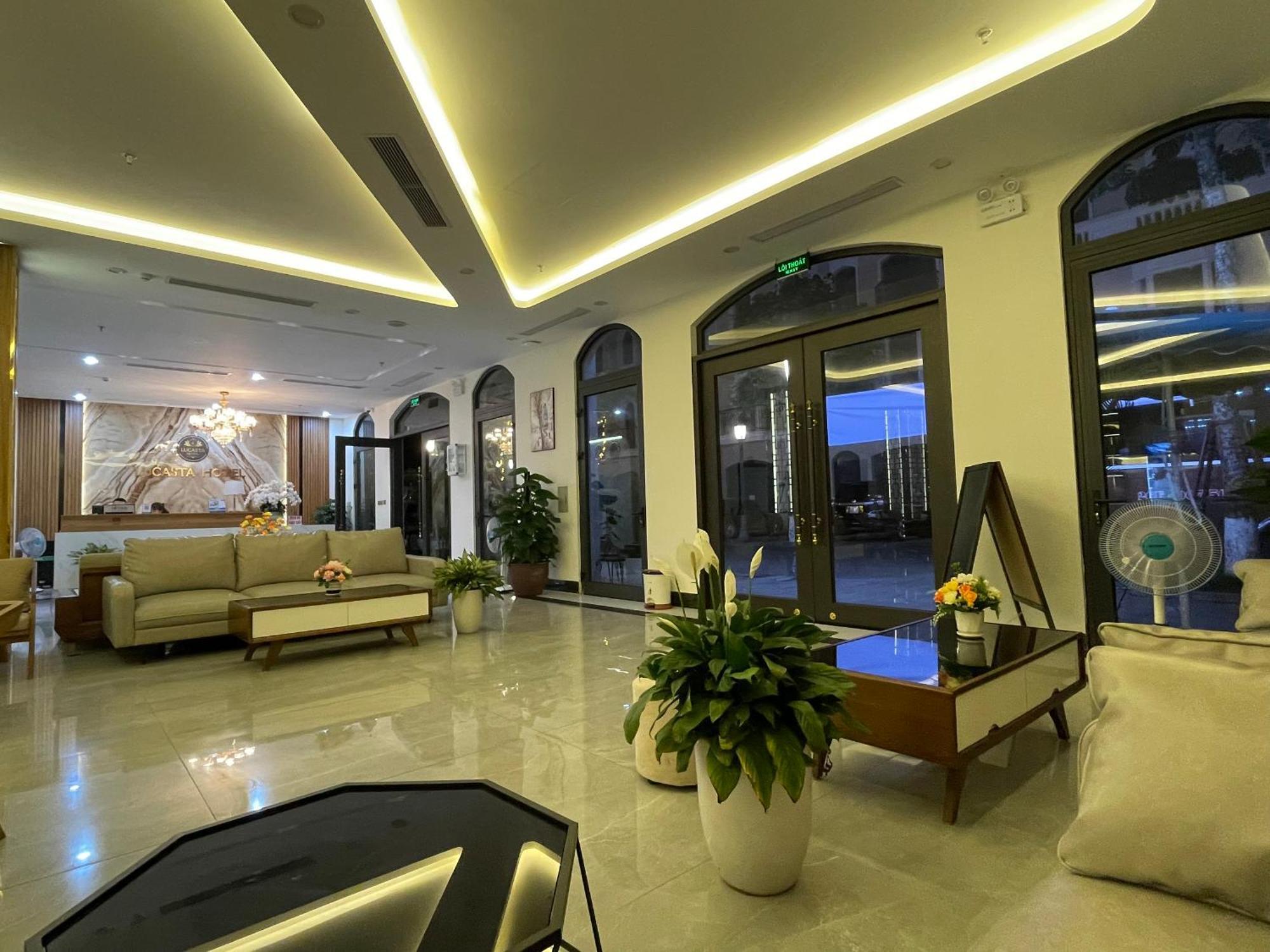 Lucasta Hotel 3*