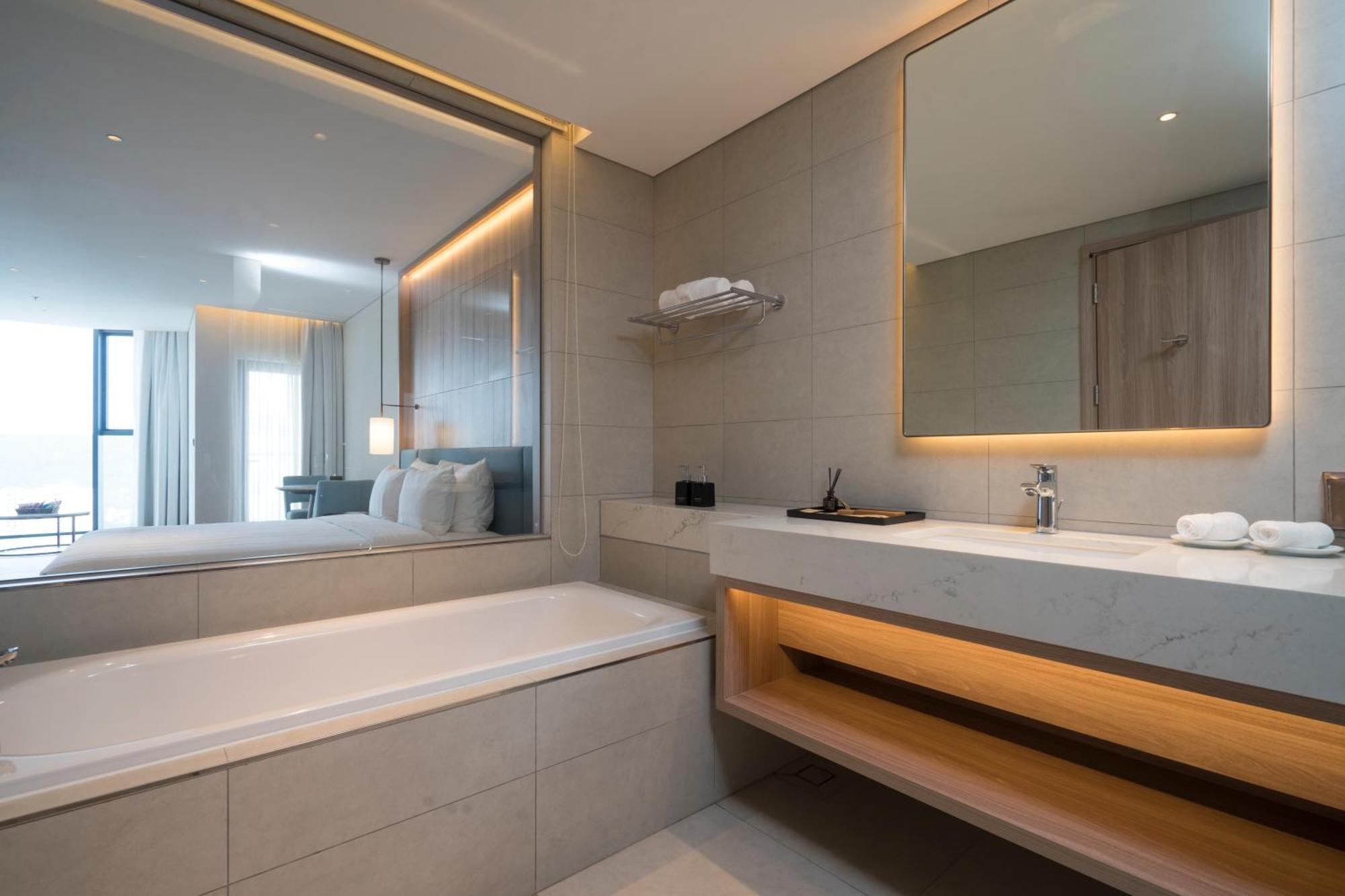 Fowlers' House By Alacarte Bay Ha Long