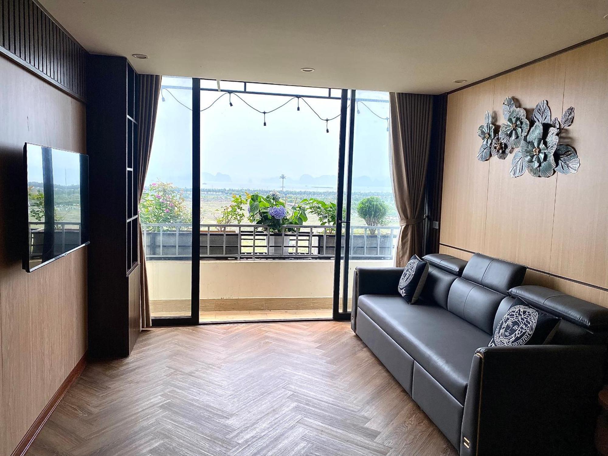Milash Boutique Ha Long