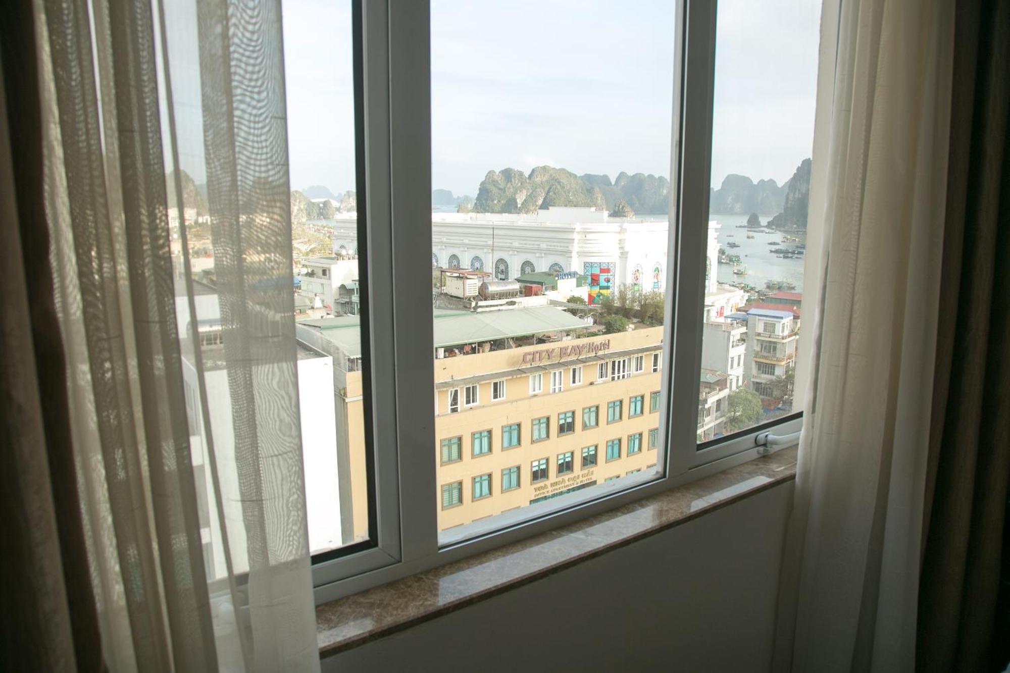 Bay Palace Khách sạn 3*