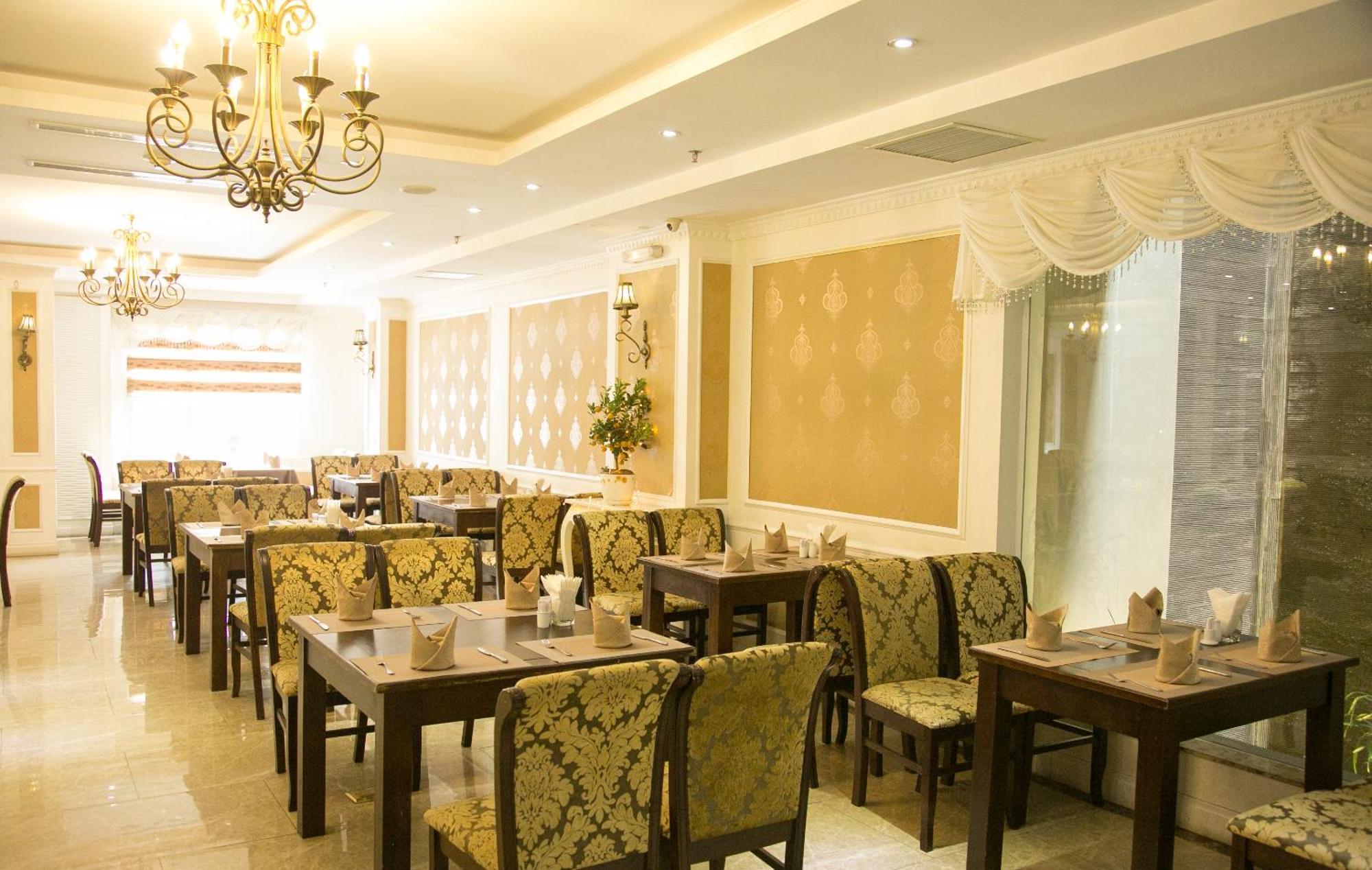 Bay Palace Khách sạn 3*