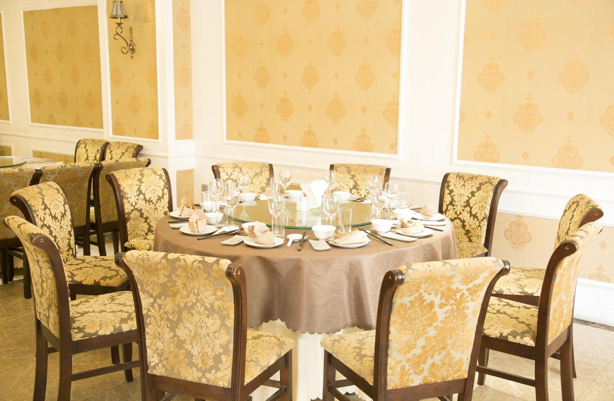 Bay Palace Khách sạn Hạ Long