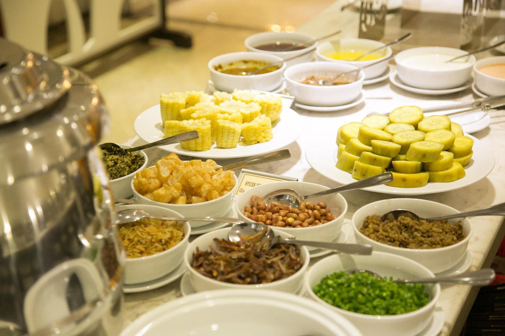 Bay Palace Khách sạn