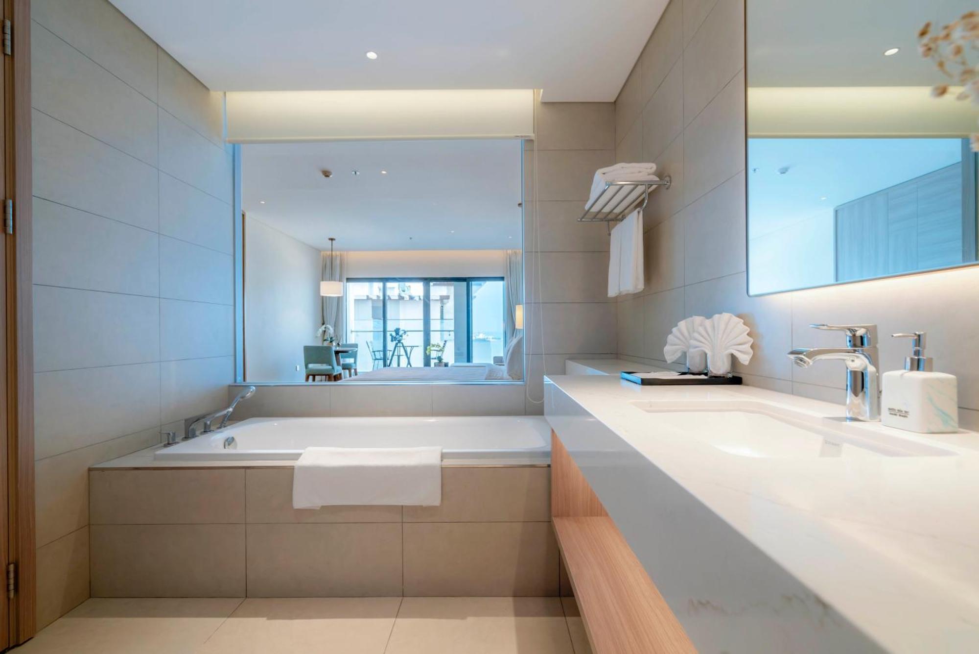Ho Cao Cap Tai Alacarte Bay Apartment Ha Long