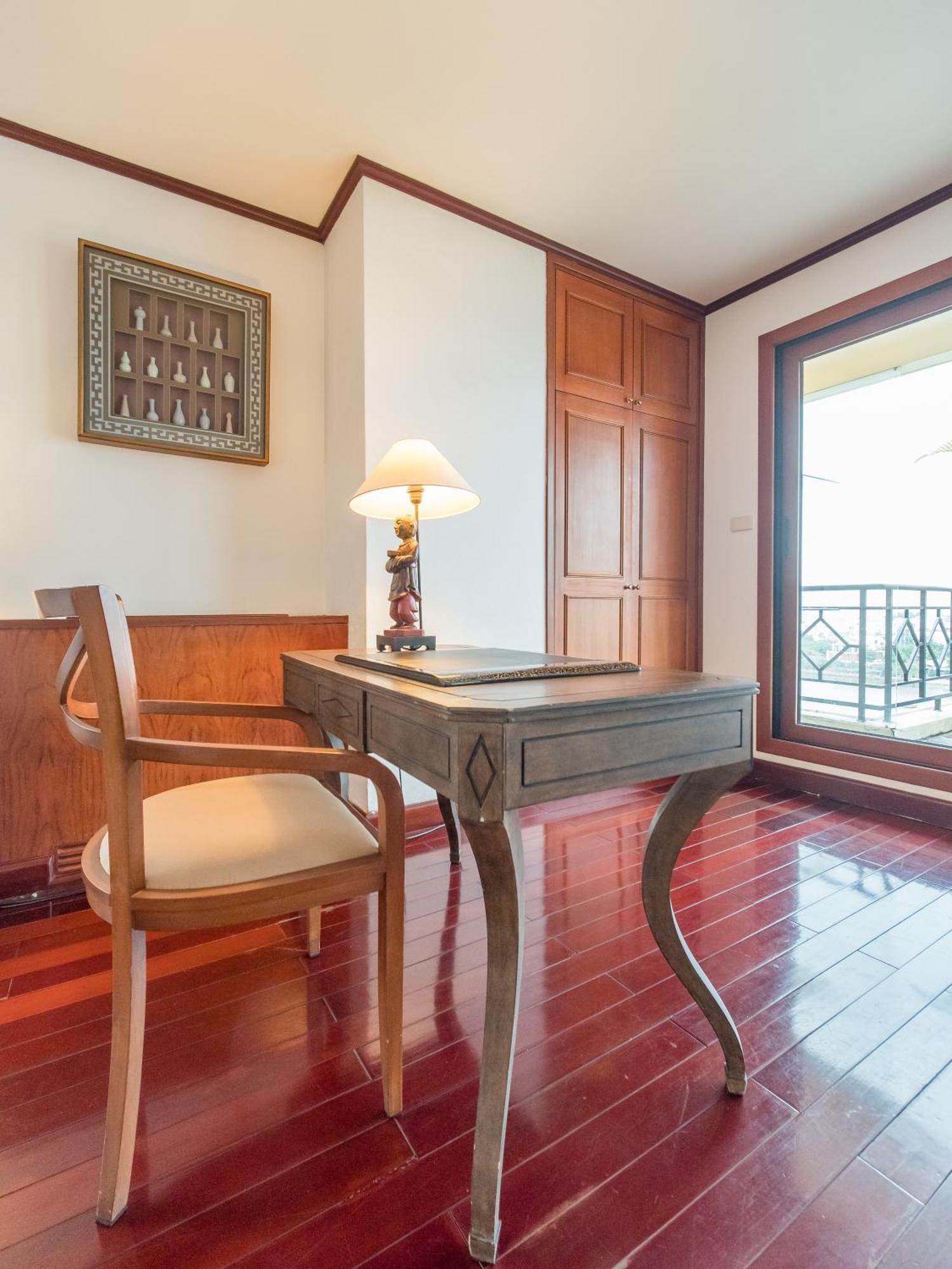 Khách sạn hẻo lánh Sài Gòn Domaine Luxury Residences