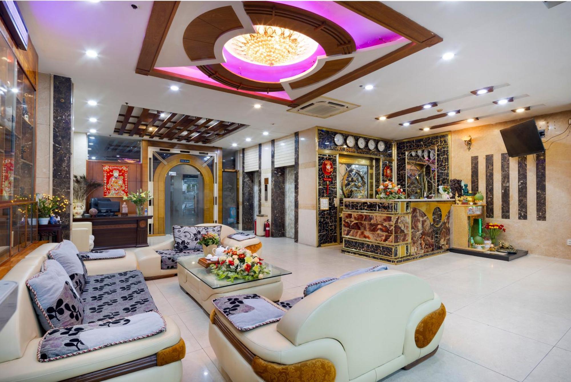 Boss Palace Khách sạn 3*