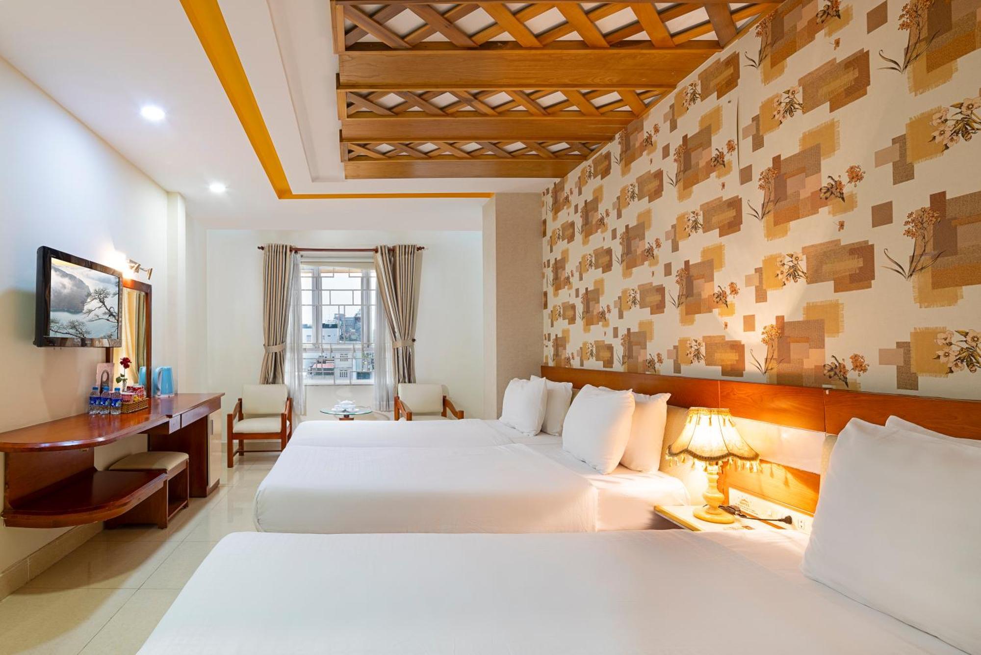 Boss Palace Khách sạn 3*