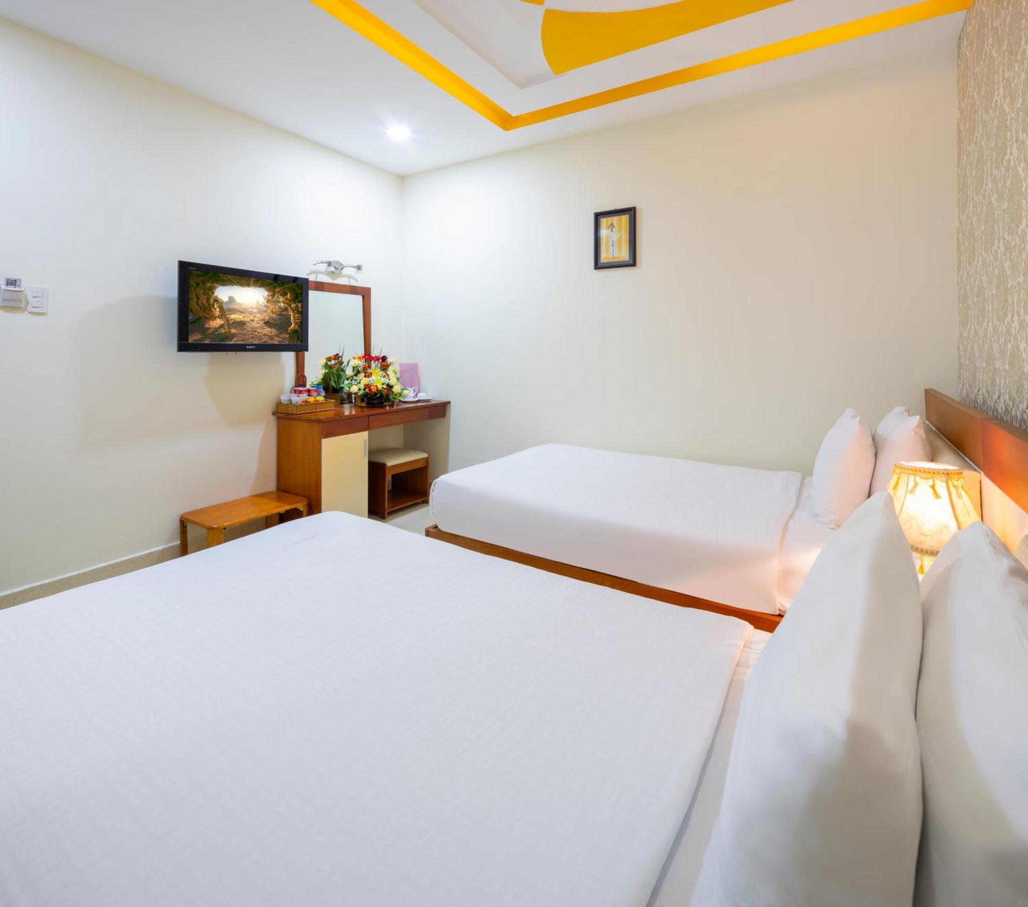 Boss Palace Khách sạn 3*