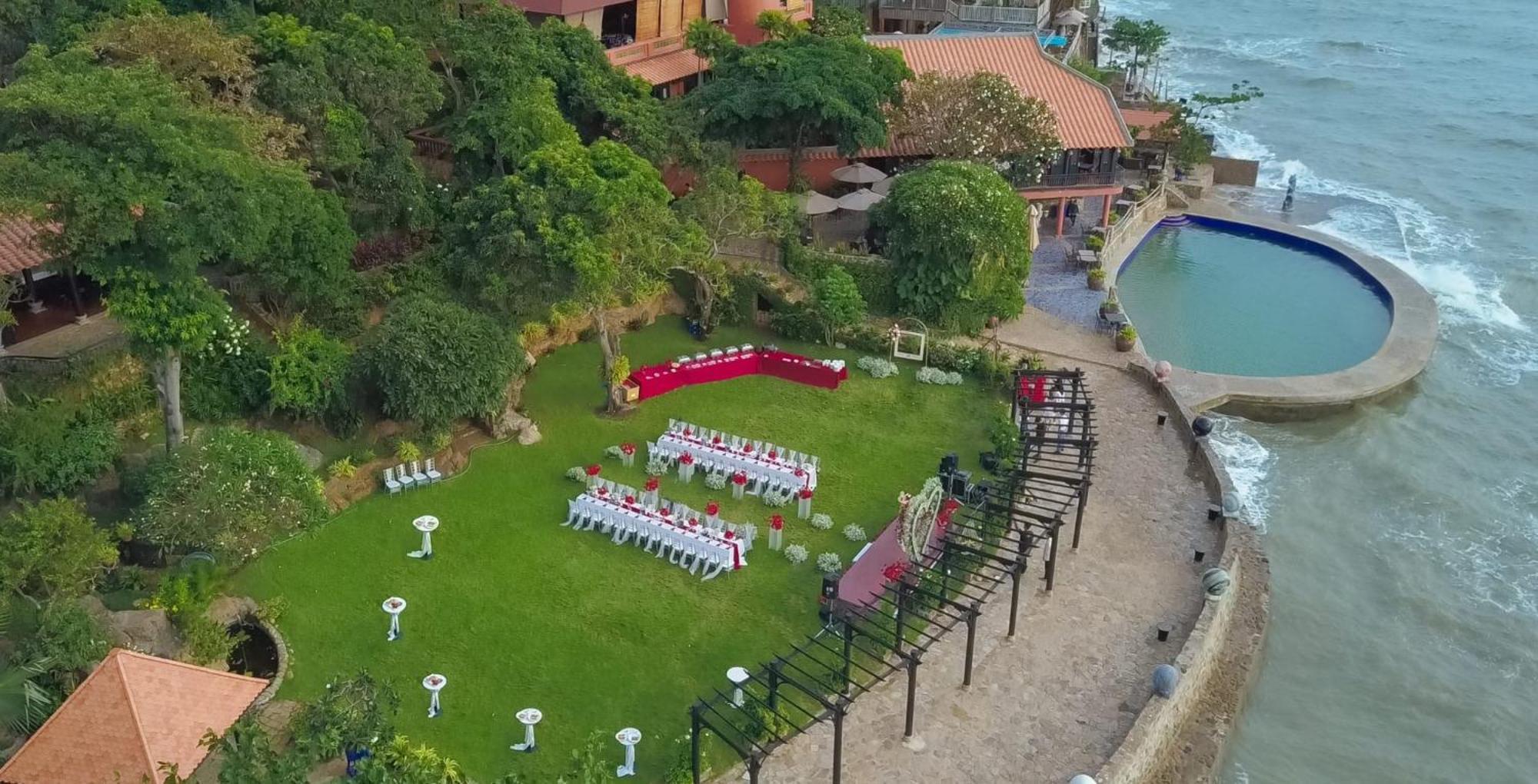 Binh An Village Hotel 4*