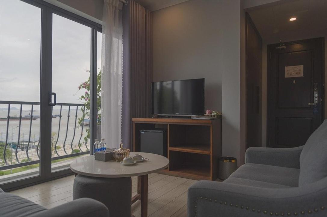 Hotel The Confetti 3*