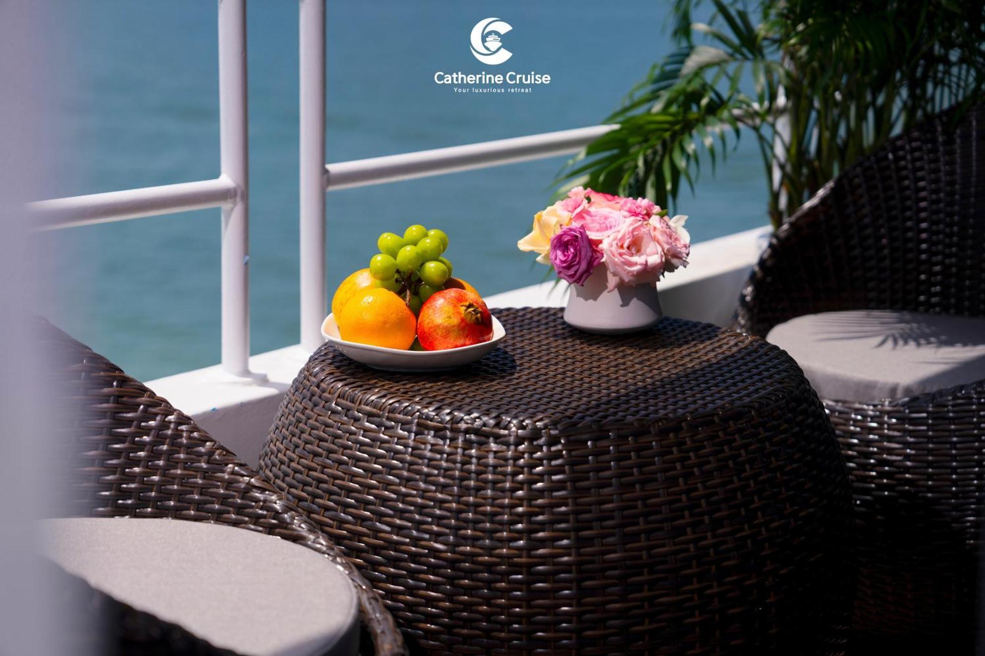 Catherine Cruises Bay 