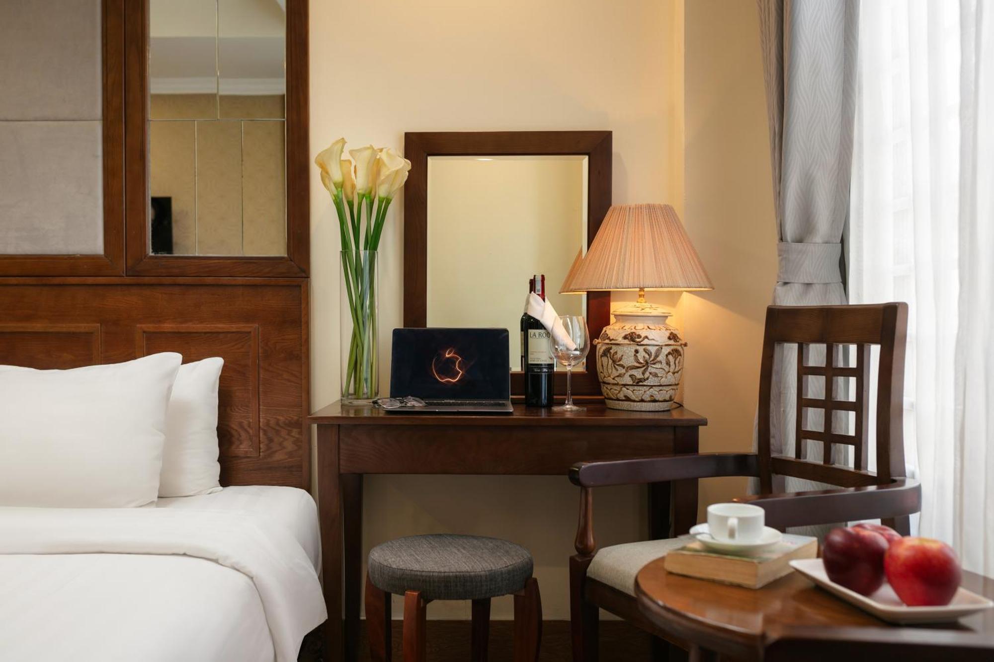 Hotel The West & Hanoi