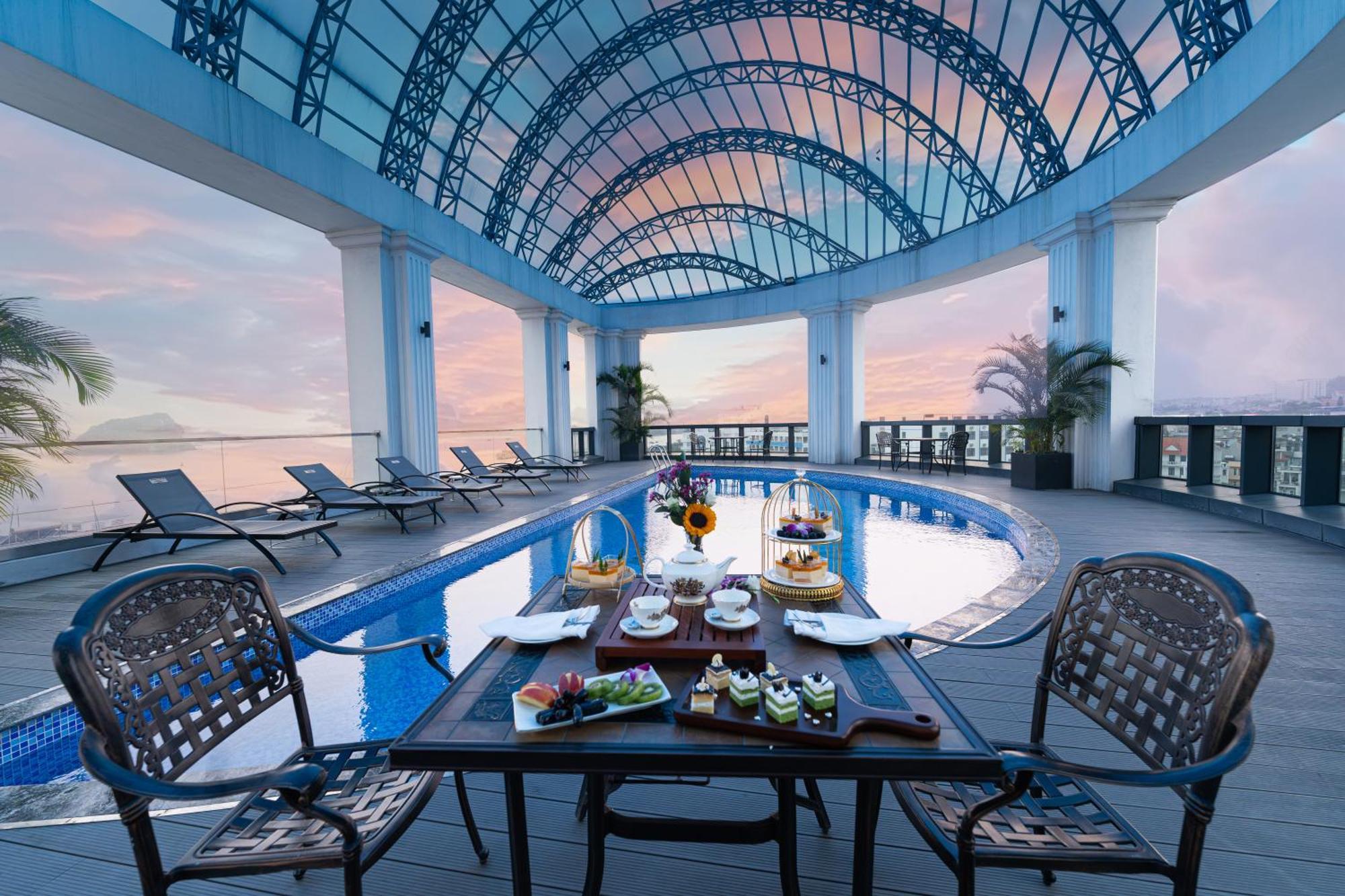 Hotel Paddington Halong Bayview