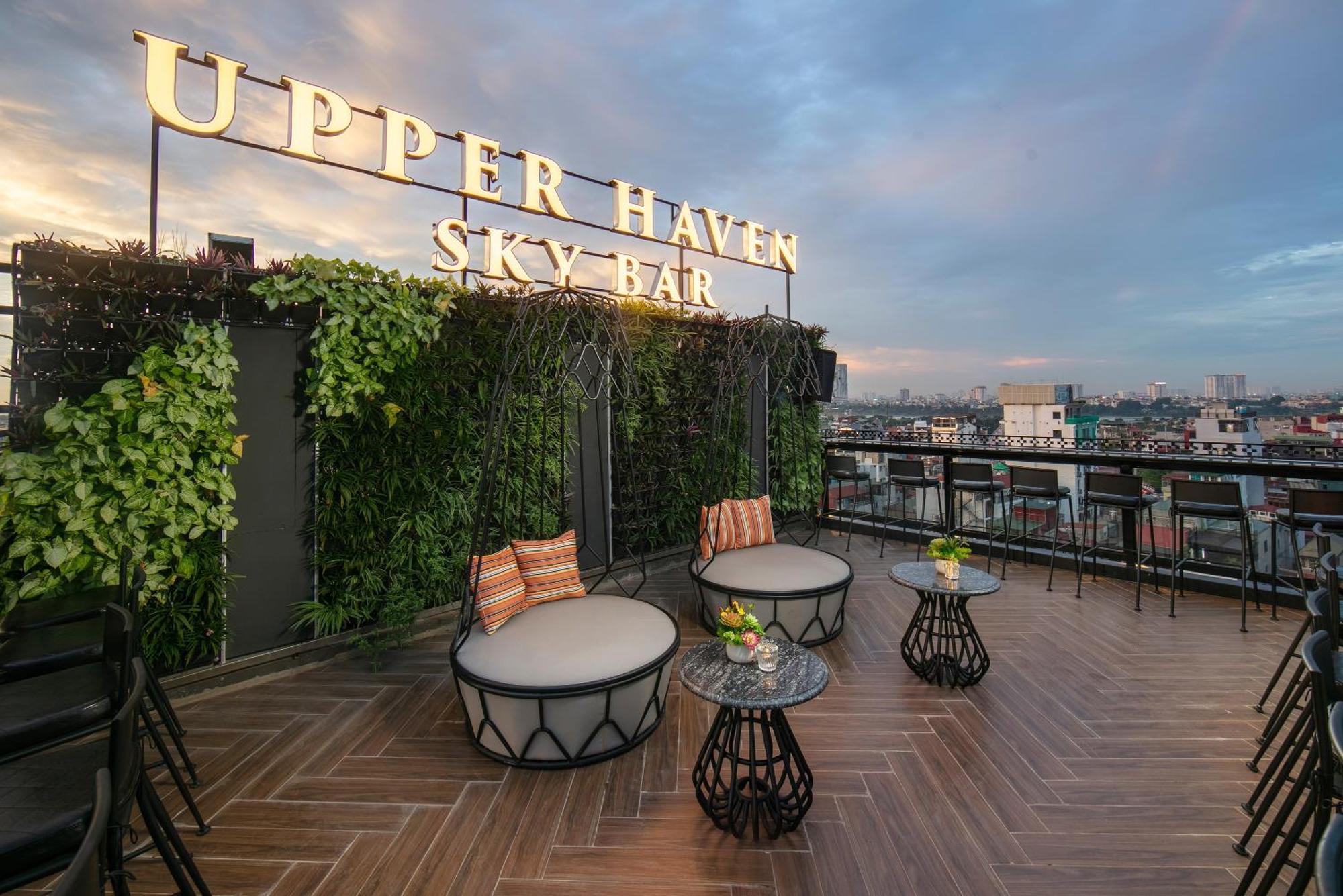 De Crown Khách sạn