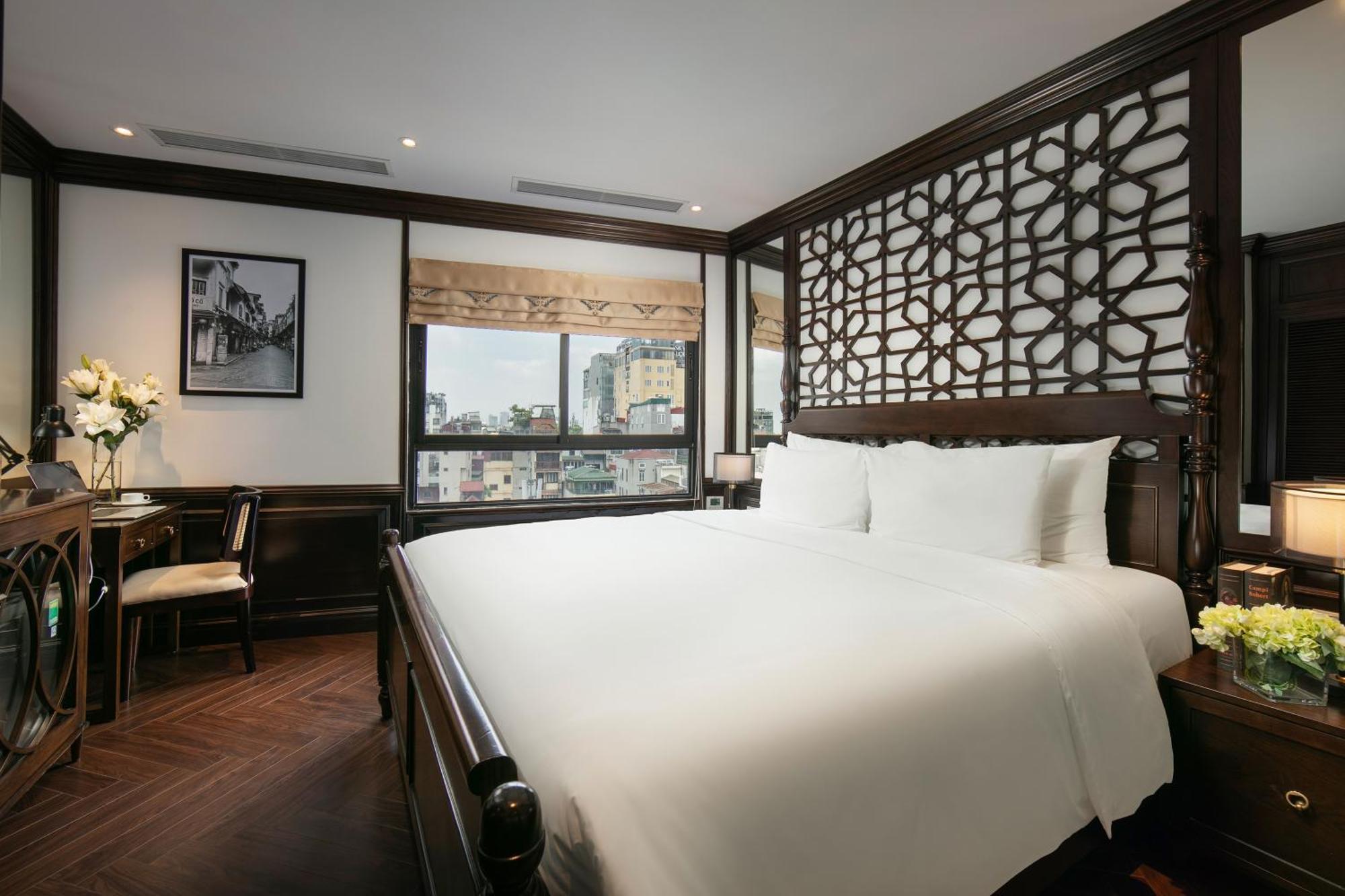 Khách sạn De Crown Hà Nội