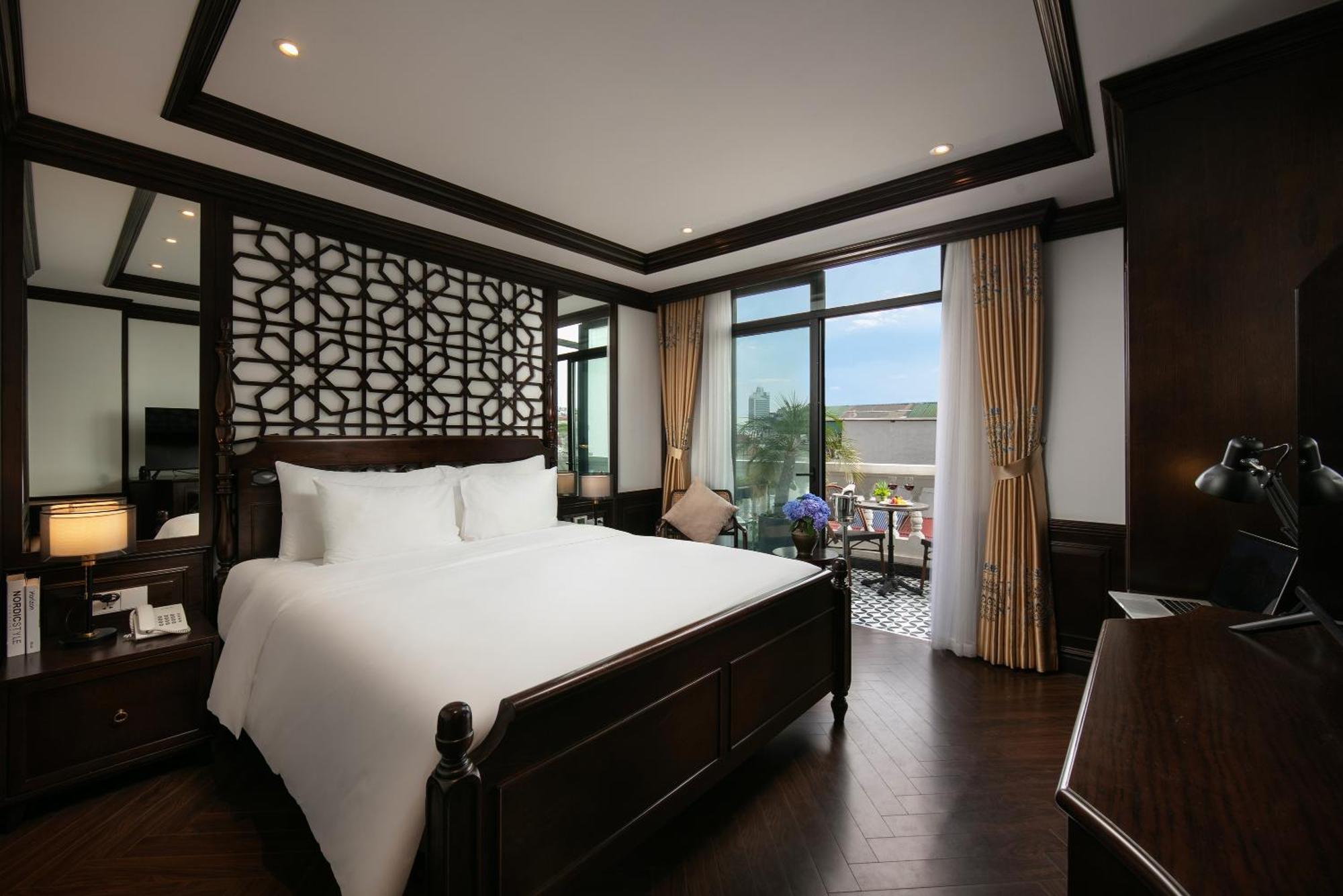De Crown Hà Nội