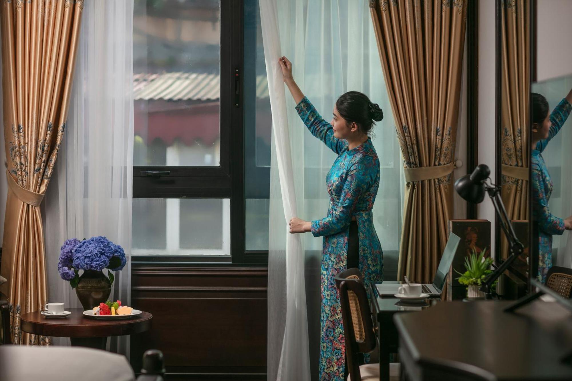 De Crown Khách sạn 5*