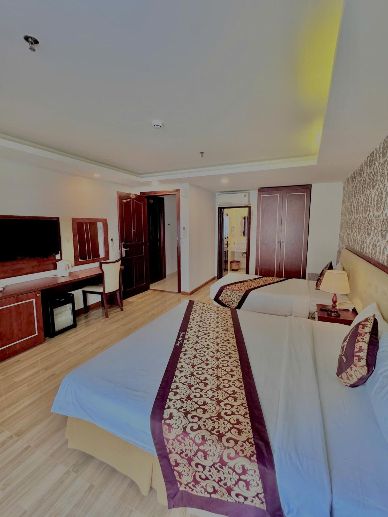 Khách sạn Paris Nha Trang