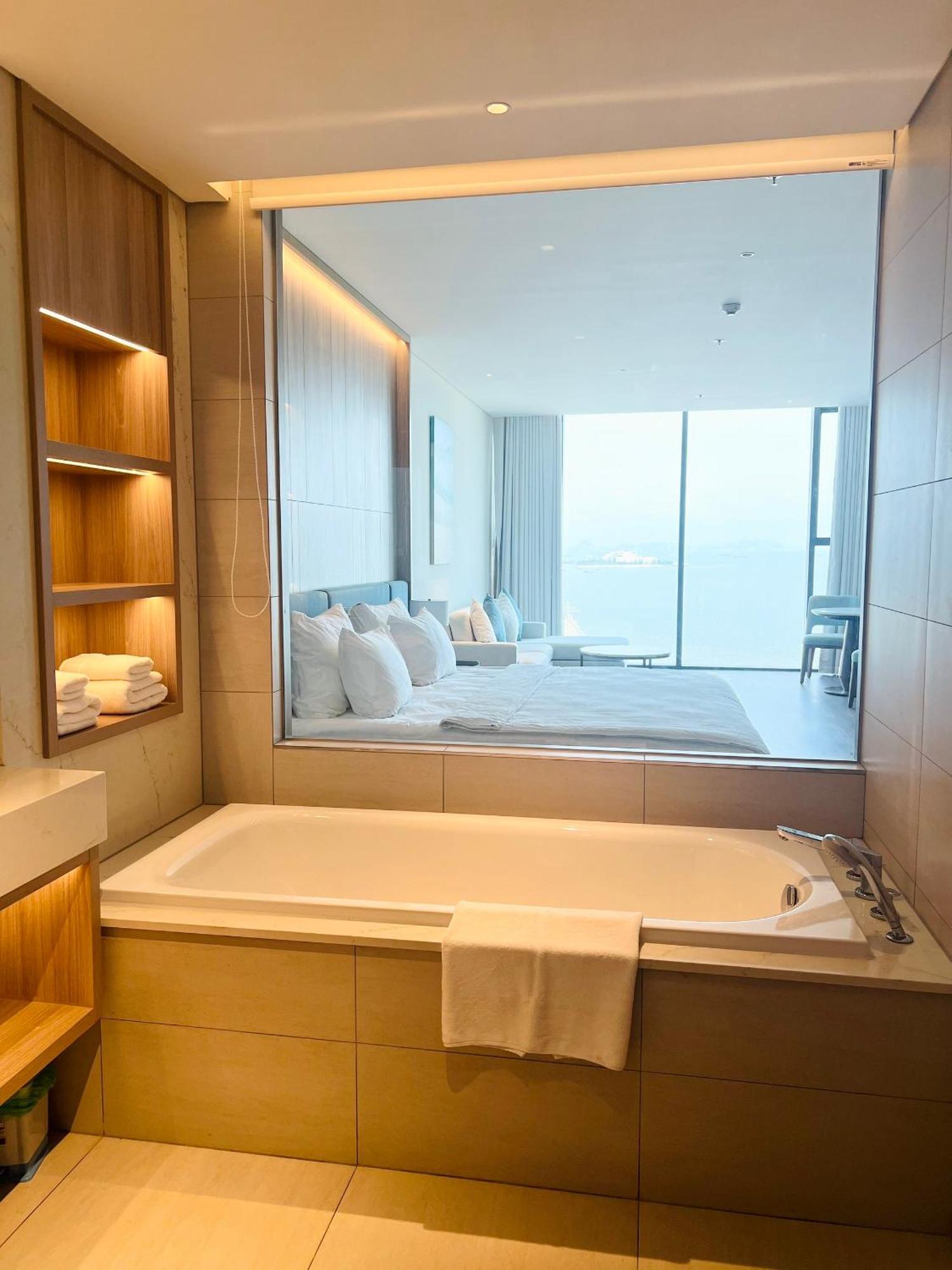 Khach San A Lacarte Bay, Ngay Mat Bien, Mien Phi Be Boi Hotel Ha Long