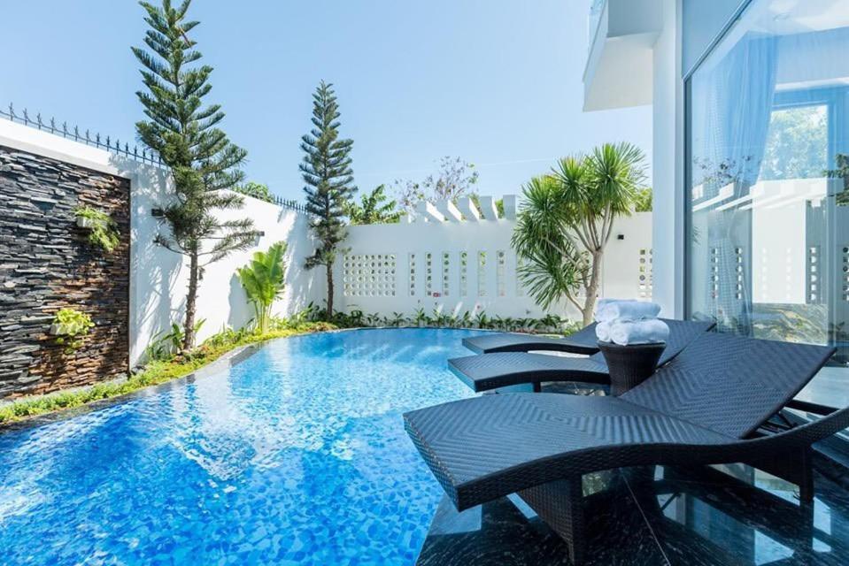 Villa 50m To - Karaoke Free *