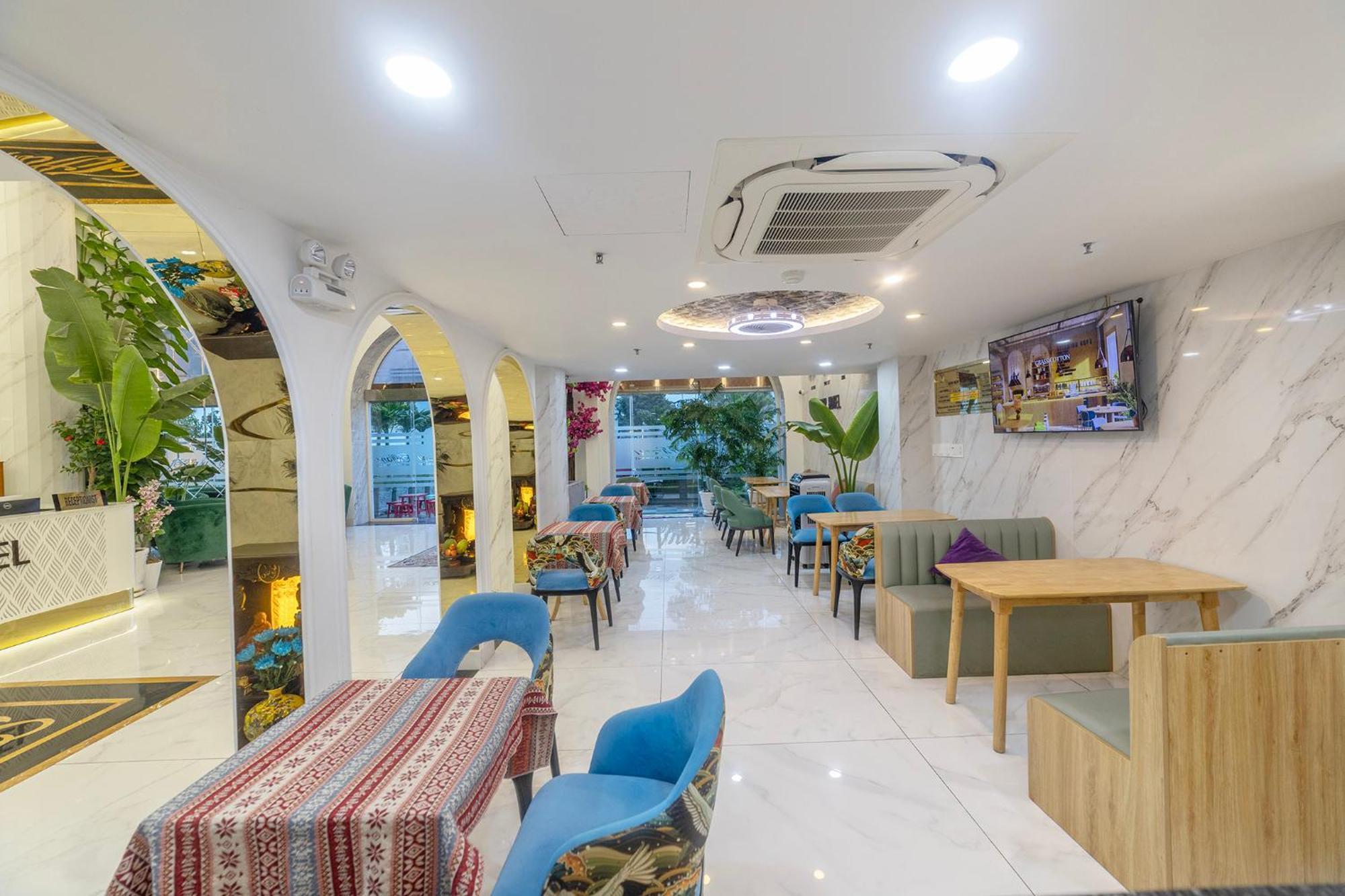Tiffany & Restaurant Hotel