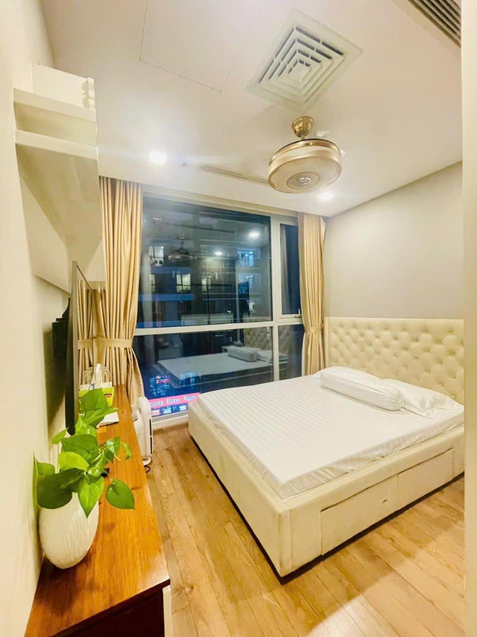 Hana Homestay- 1 Phong Ngu Trong Ho Chu Nha Dang O Tai Park 4-vinhome Park Tan Cang Binh Thanh Hcm- Sat Landmark 81 * Ho-Chi-Minh-Stadt