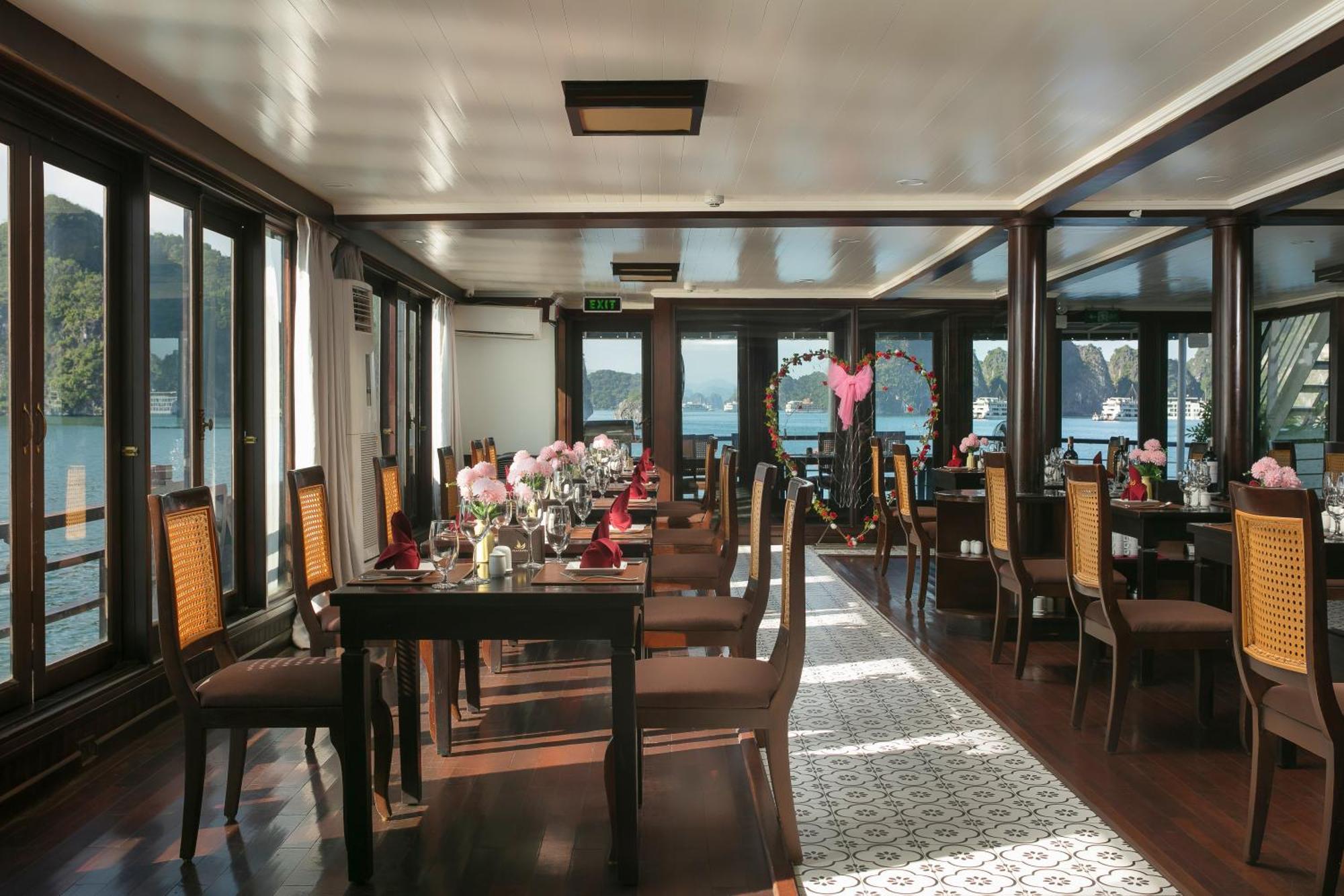 Mila Cruises Hotel Ha Long