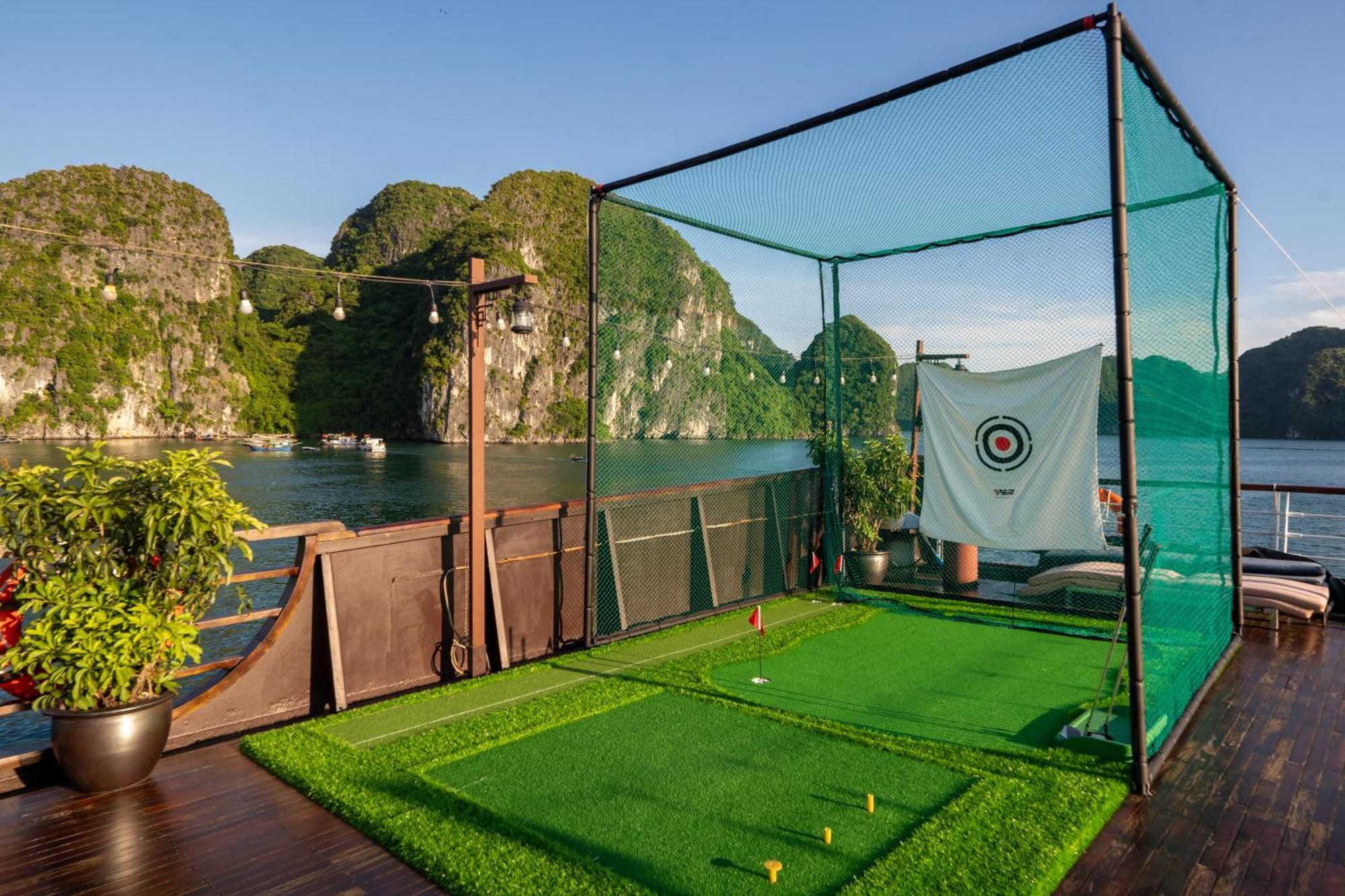 Mila Cruises Hotel Ha Long