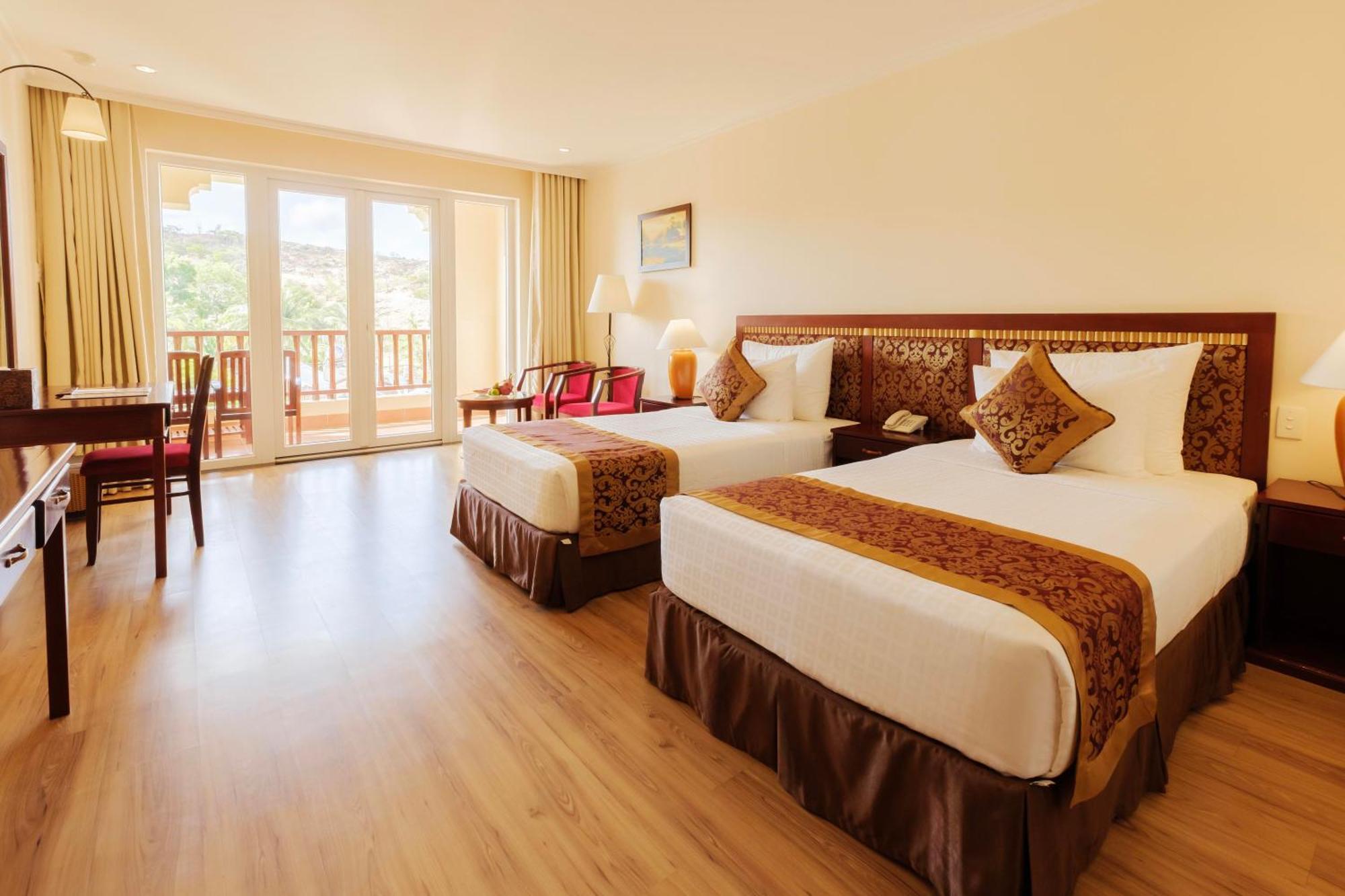 Resort Sunny & 4*