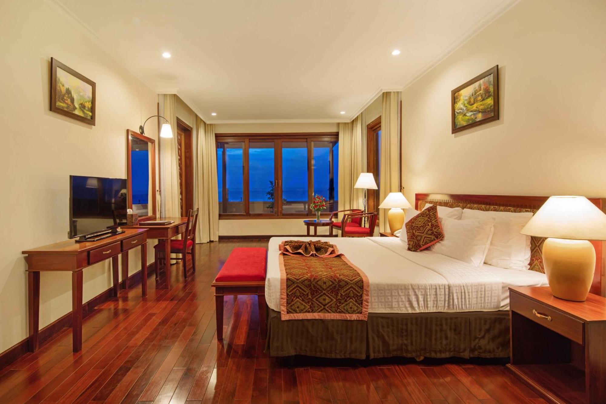 Sunny & Resort 4*