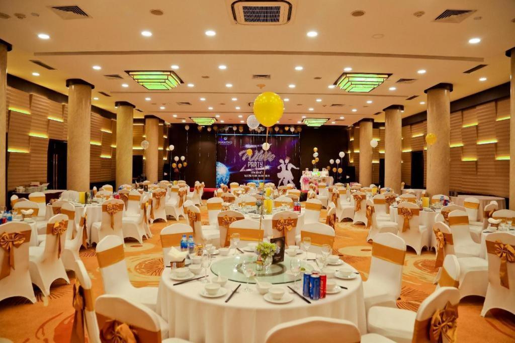 Khách sạn Halong Pearl
