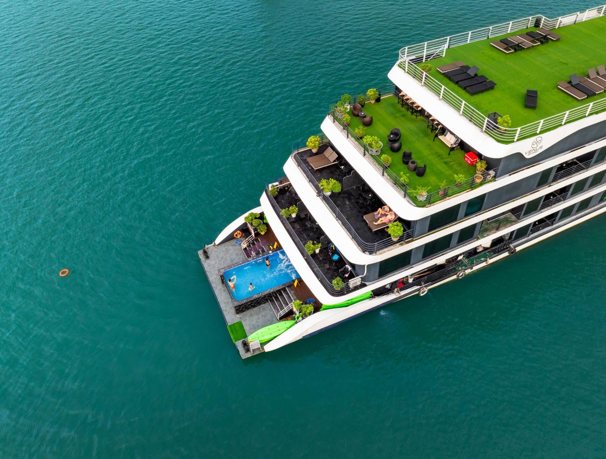 Era Halong Cruise 
